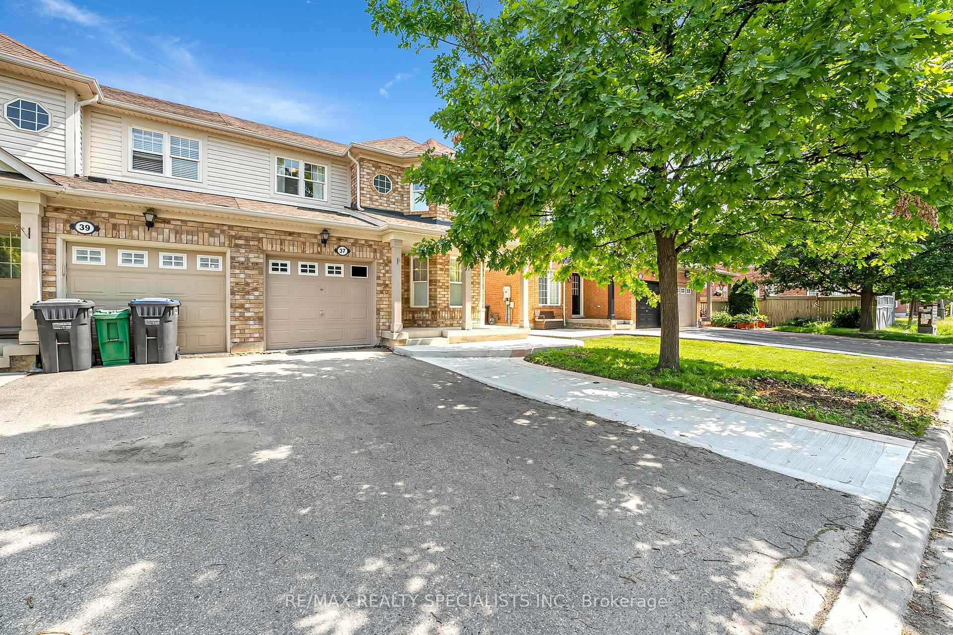 Photo 17 of 37 Jessop Drive, Brampton, Fletcher's Meadow — HOMEH