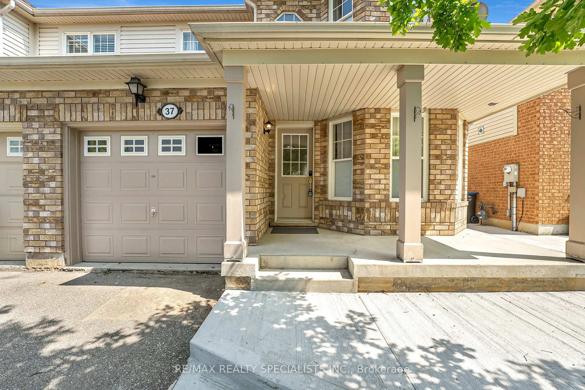 Photo 2 of 37 Jessop Drive, Brampton, Fletcher's Meadow — HOMEH