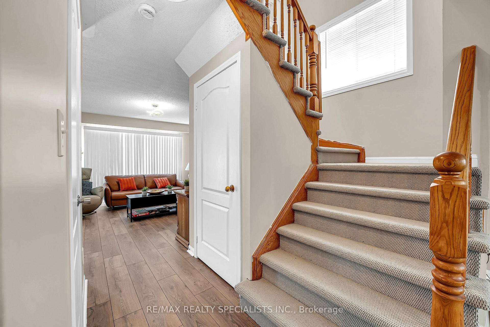 Photo 4 of 37 Jessop Drive, Brampton, Fletcher's Meadow — HOMEH
