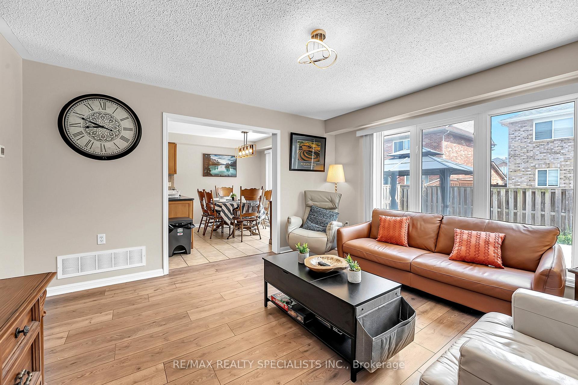 Photo 7 of 37 Jessop Drive, Brampton, Fletcher's Meadow — HOMEH