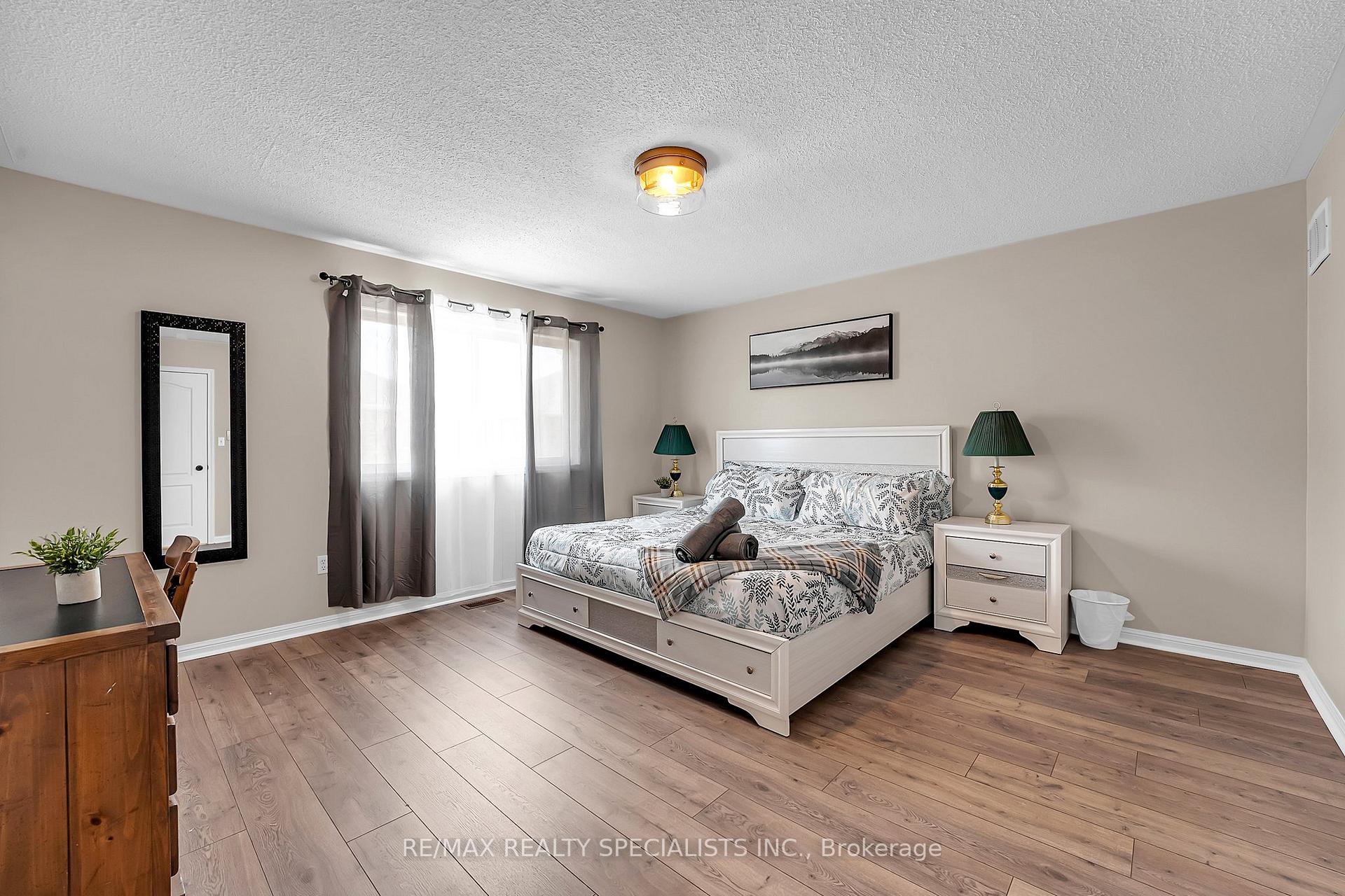 Photo 13 of 37 Jessop Drive, Brampton, Fletcher's Meadow — HOMEH