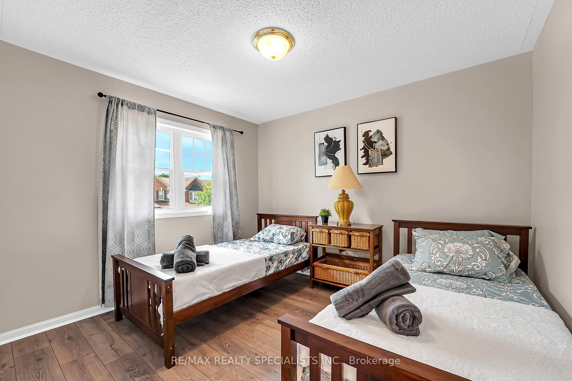 Photo 18 of 37 Jessop Drive, Brampton, Fletcher's Meadow — HOMEH