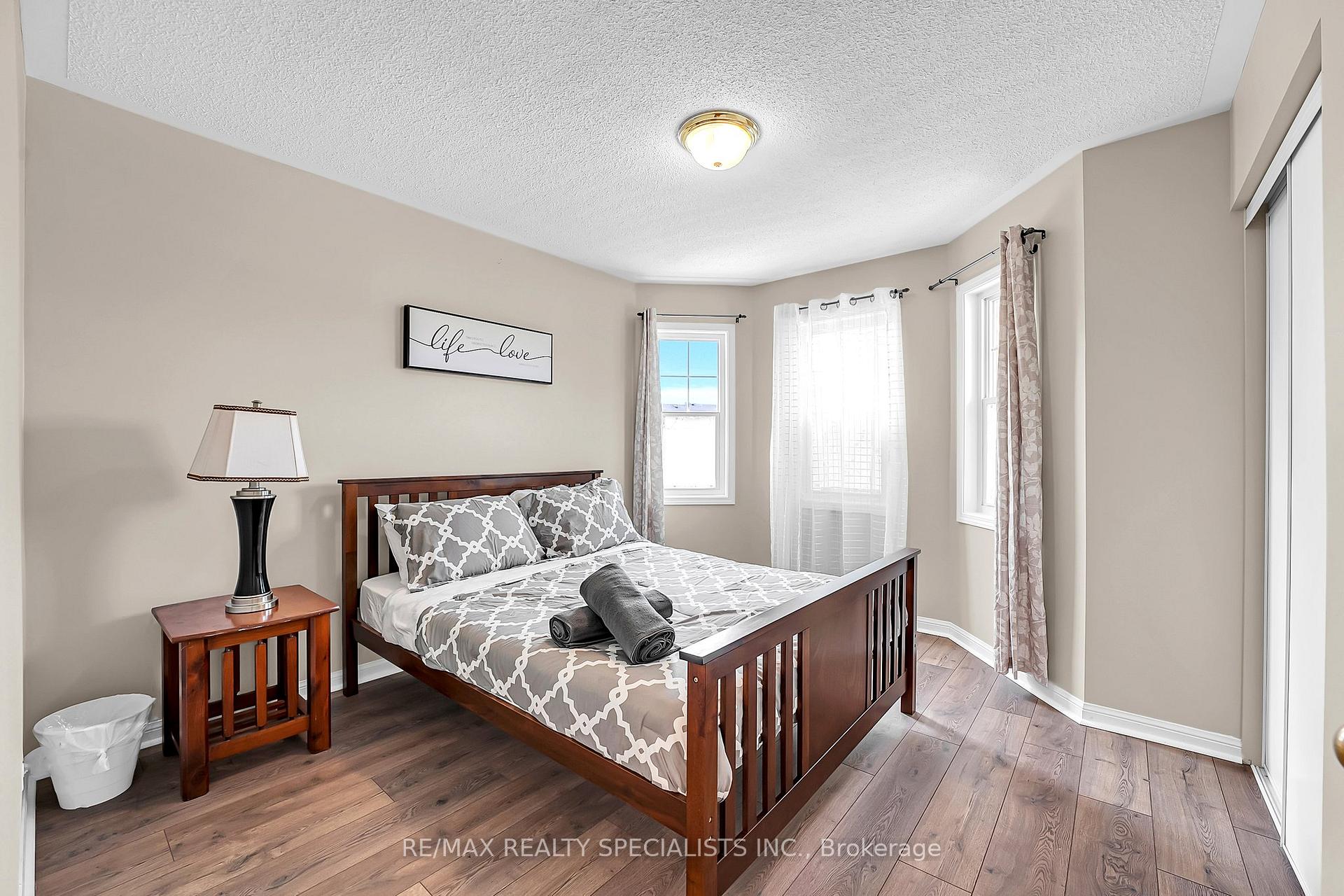 Photo 31 of 37 Jessop Drive, Brampton, Fletcher's Meadow — HOMEH