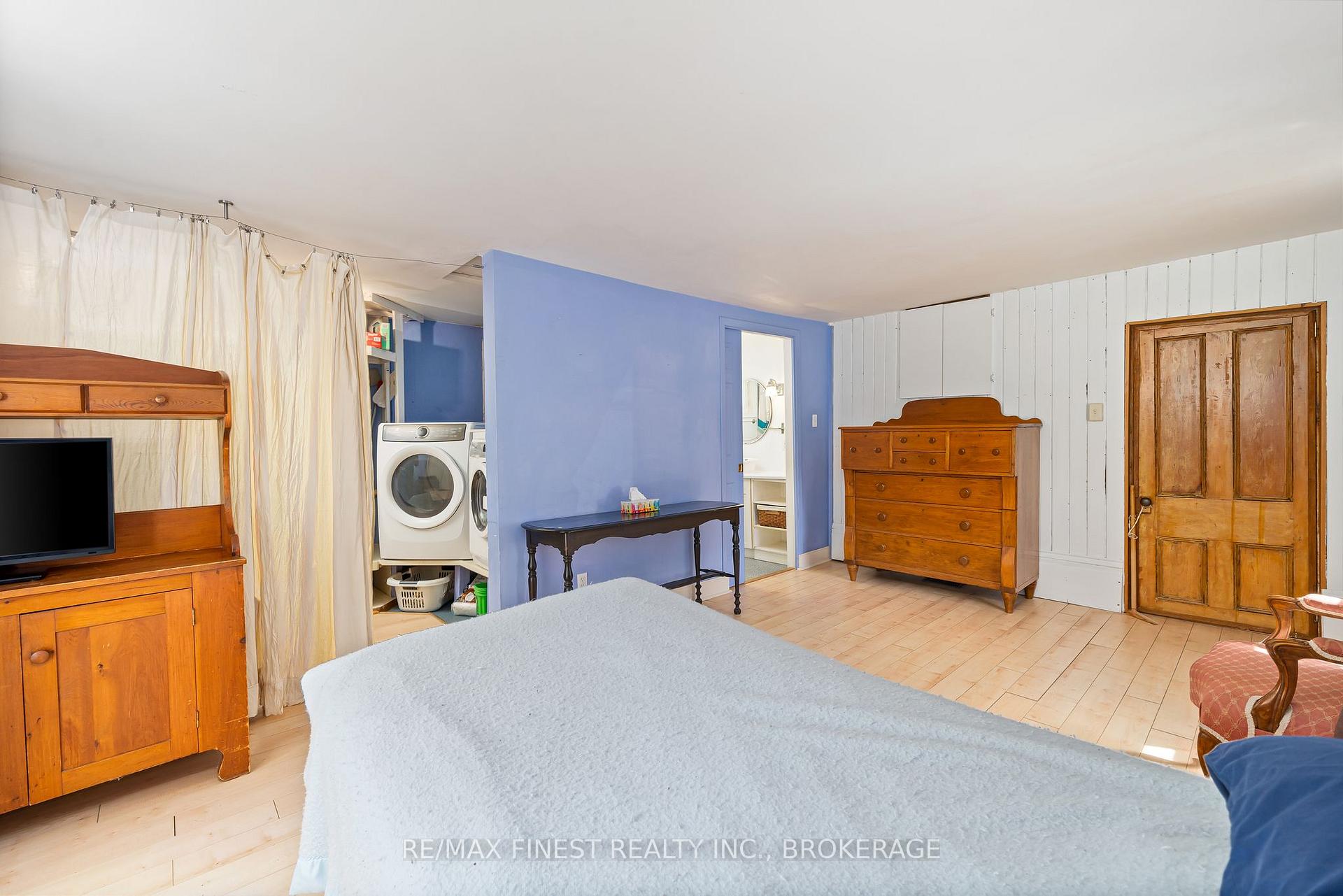 Photo 10 of 8 Catherine Street, Prince Edward County, Picton Ward — HOMEH