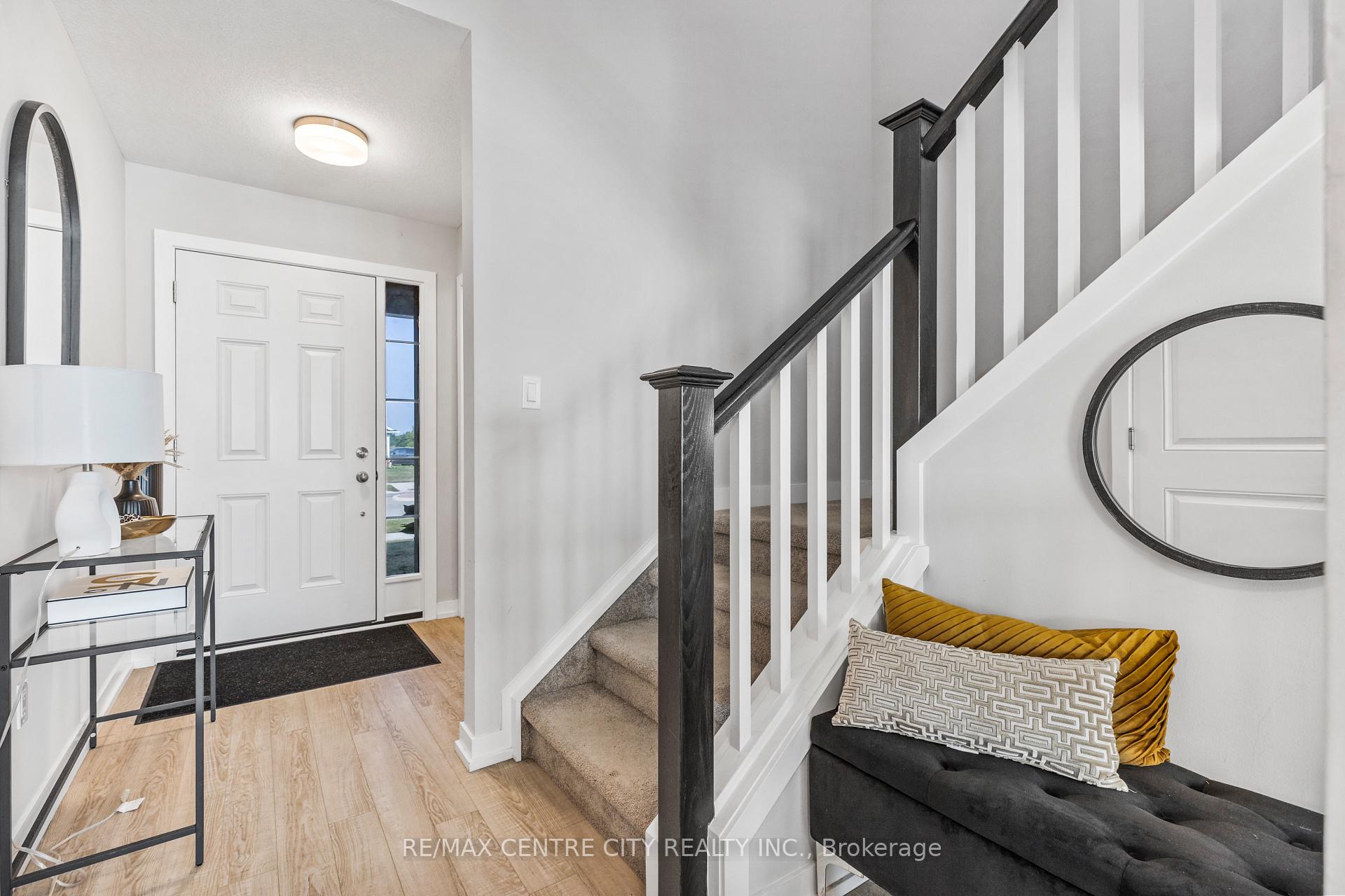 Photo 4 of 93 Benjamin Parkway, St. Thomas — HOMEH