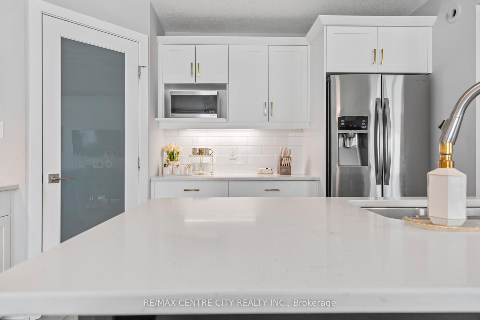 Photo 10 of 93 Benjamin Parkway, St. Thomas — HOMEH