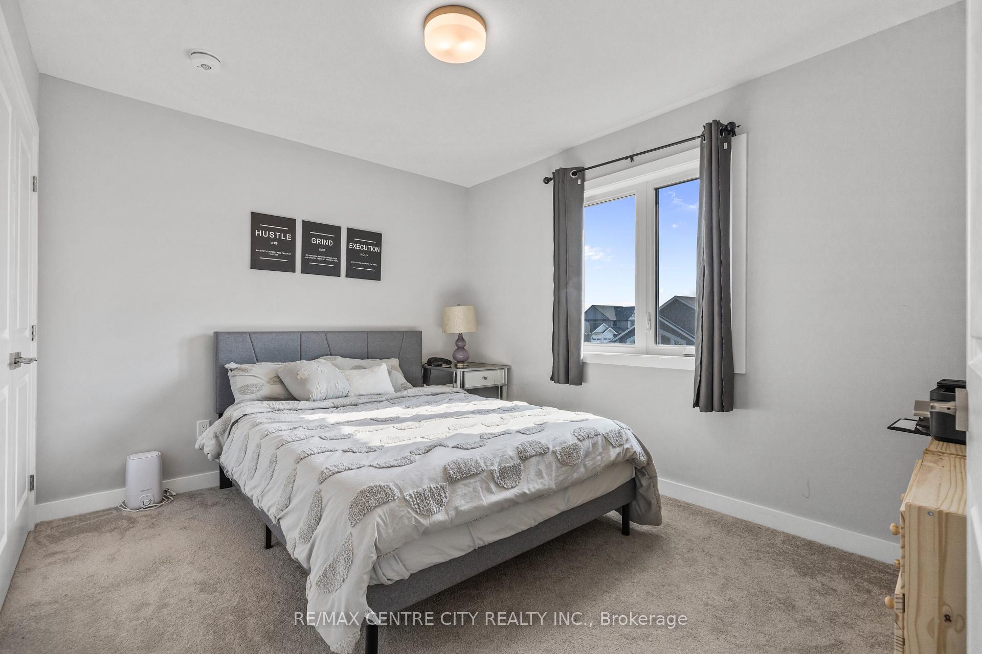 Photo 17 of 93 Benjamin Parkway, St. Thomas — HOMEH