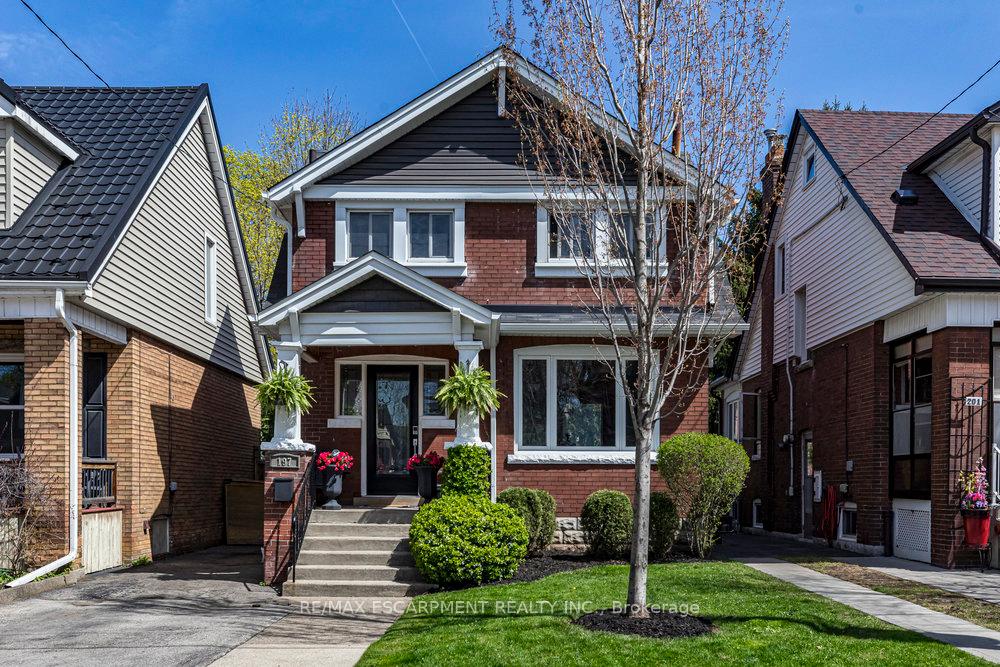 Front of 197 Balmoral Avenue S