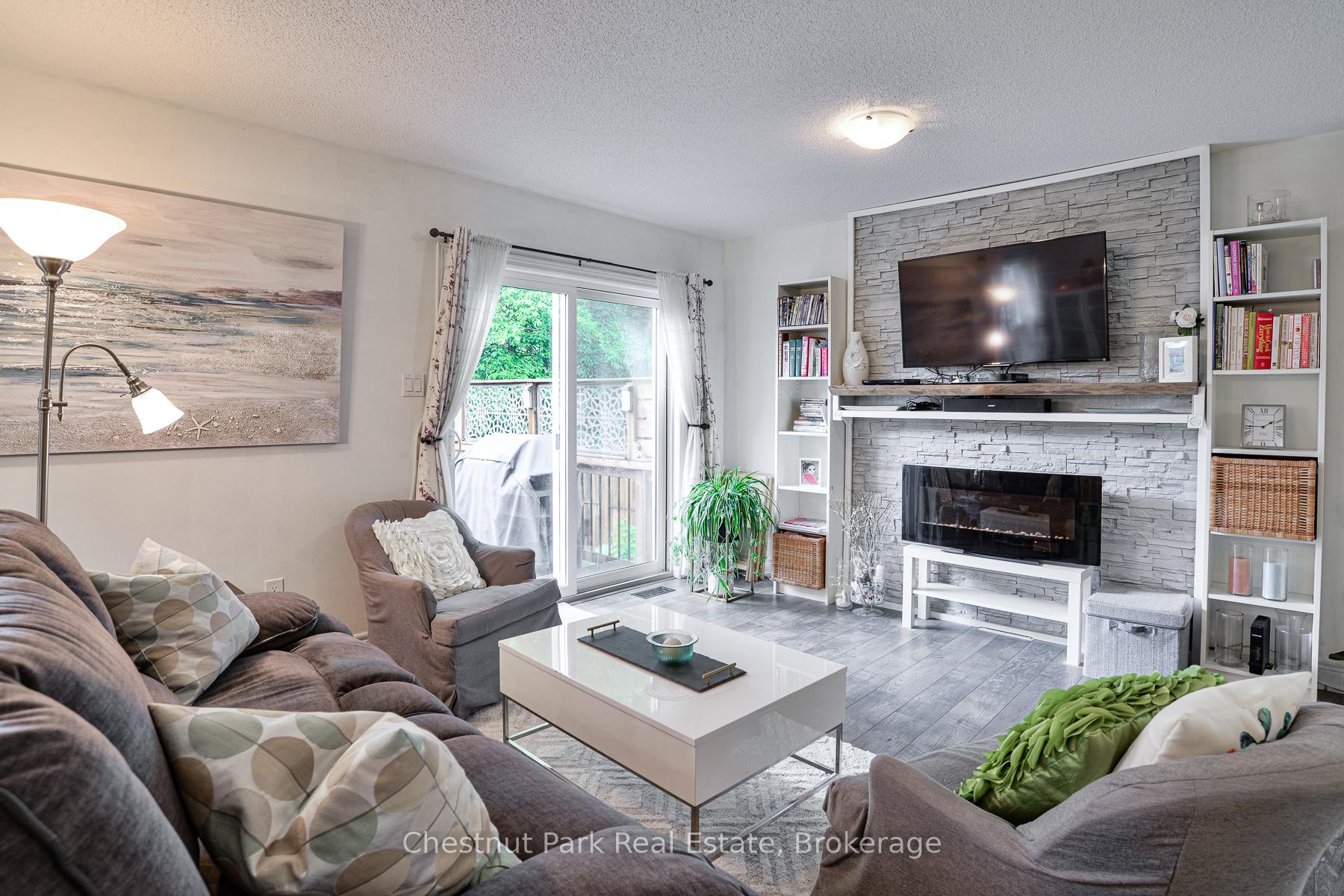Photo 6 of 180 Pine Street, Gravenhurst, Wood (Gravenhurst) — HOMEH