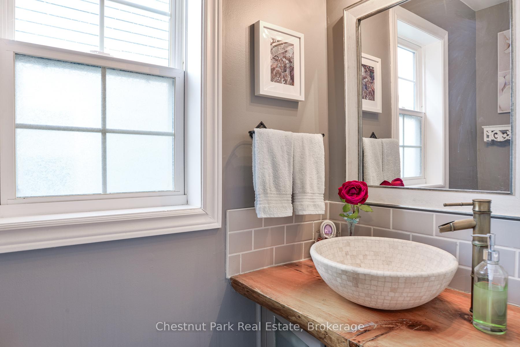 Photo 7 of 180 Pine Street, Gravenhurst, Wood (Gravenhurst) — HOMEH