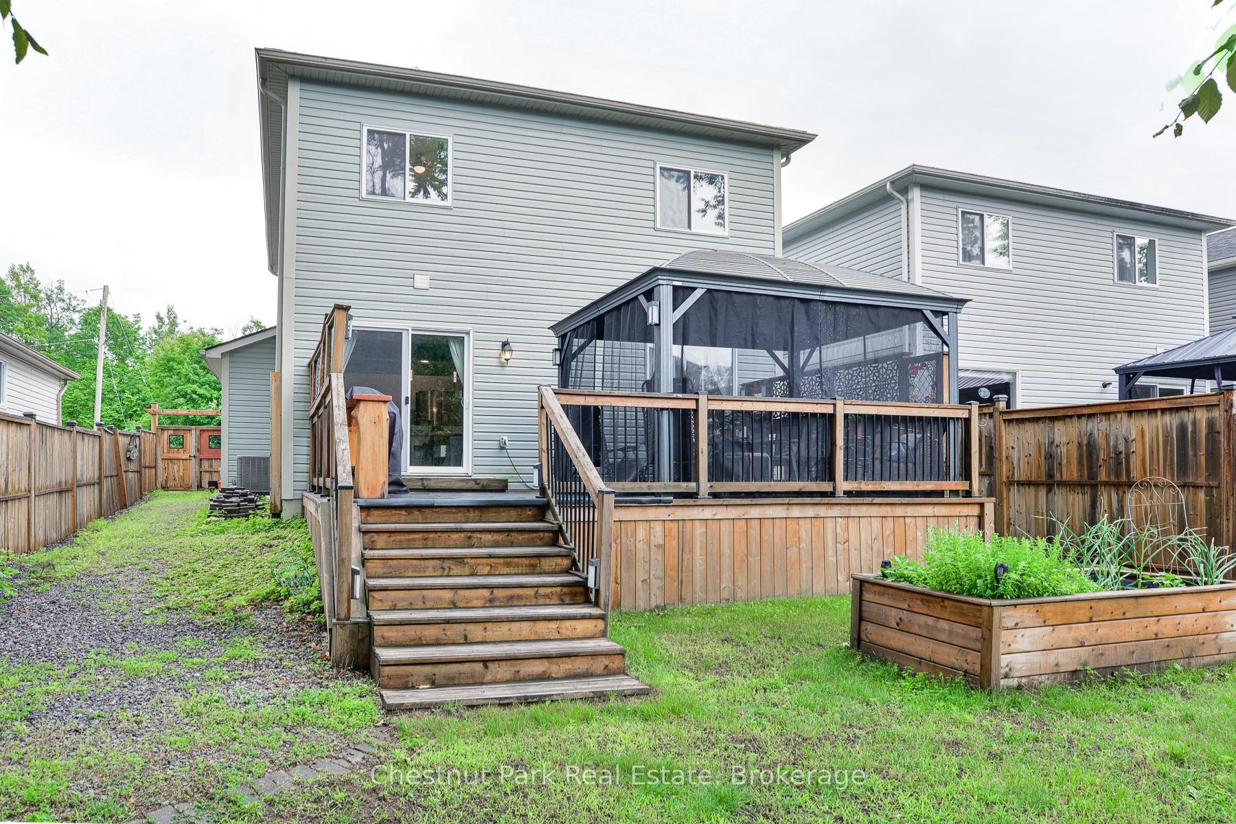 Photo 12 of 180 Pine Street, Gravenhurst, Wood (Gravenhurst) — HOMEH