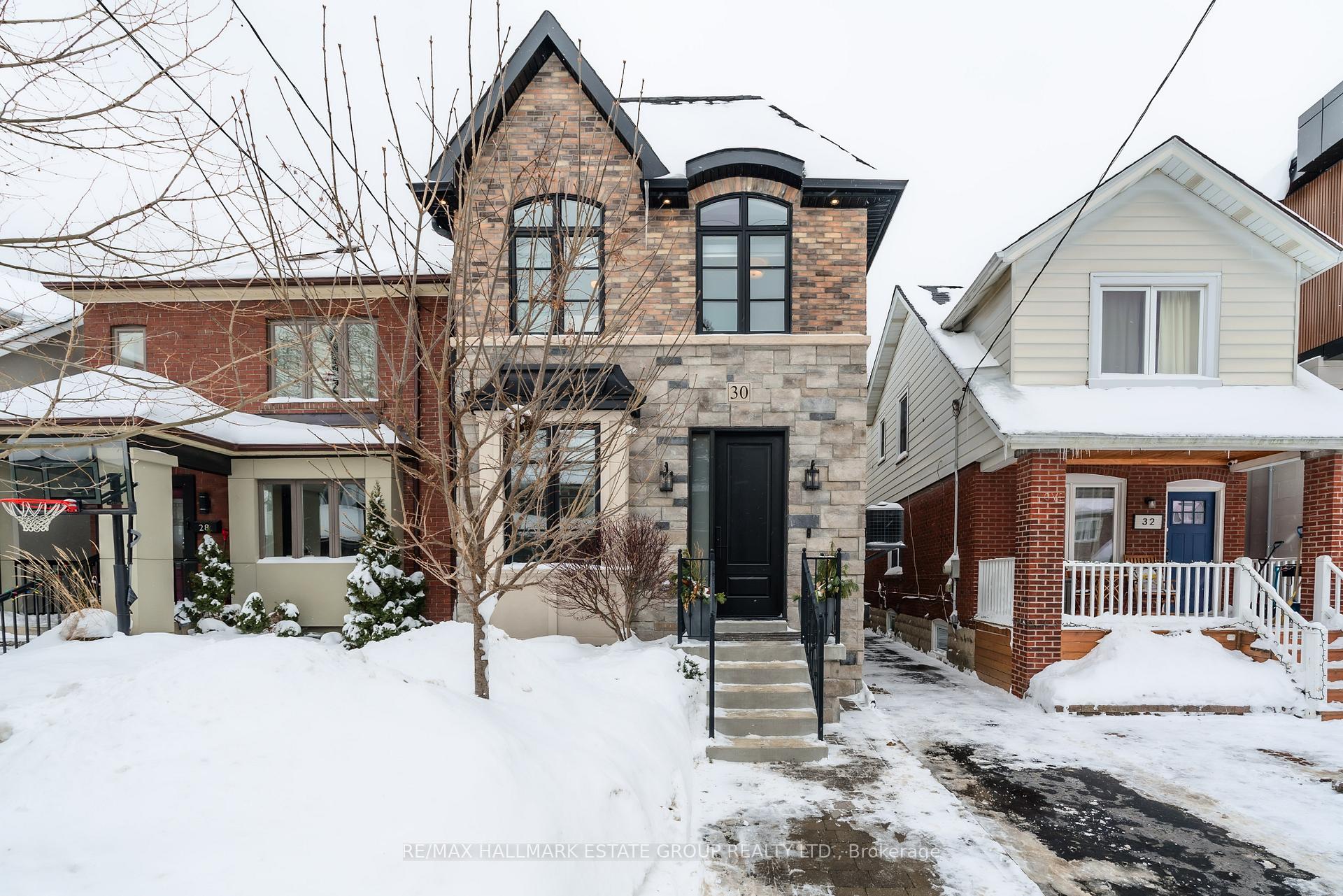 Front of 30 Roosevelt Road