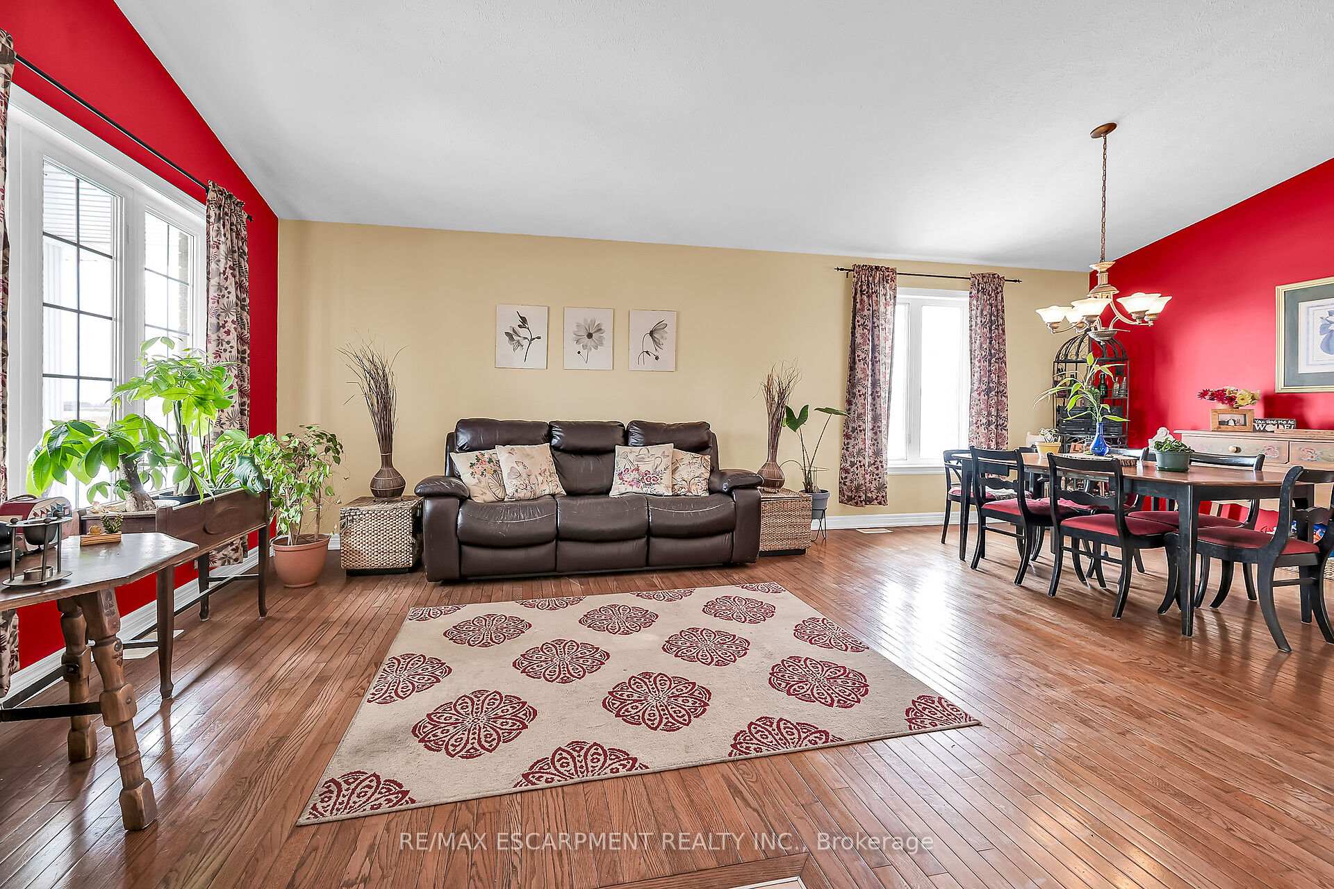 Photo 6 of 10 Oak Street, Haldimand — HOMEH