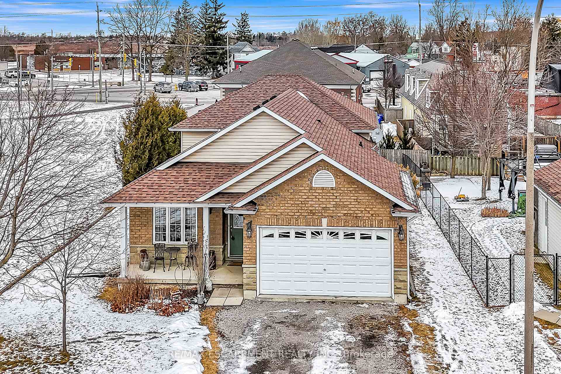Photo 33 of 10 Oak Street, Haldimand — HOMEH