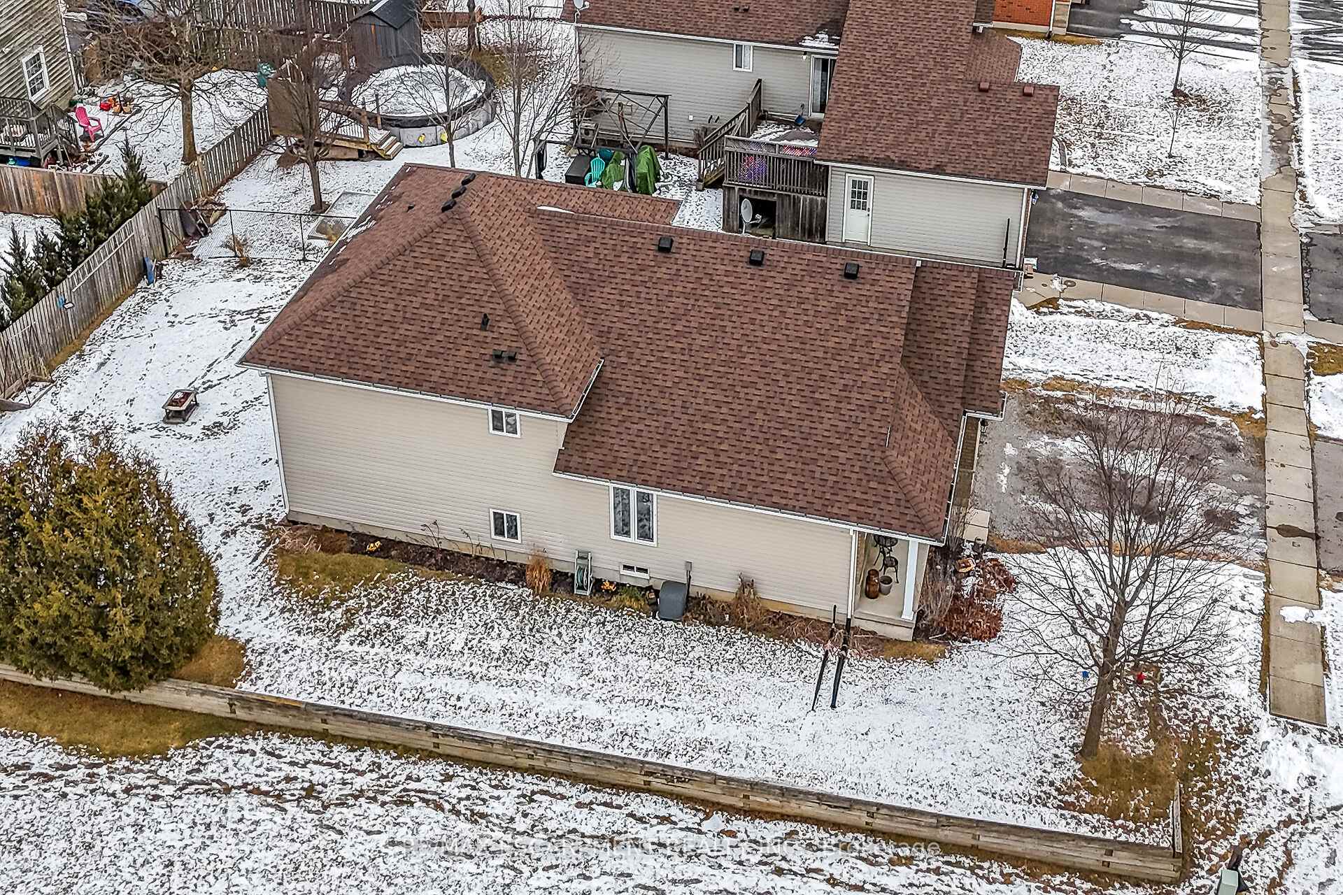 Photo 34 of 10 Oak Street, Haldimand — HOMEH
