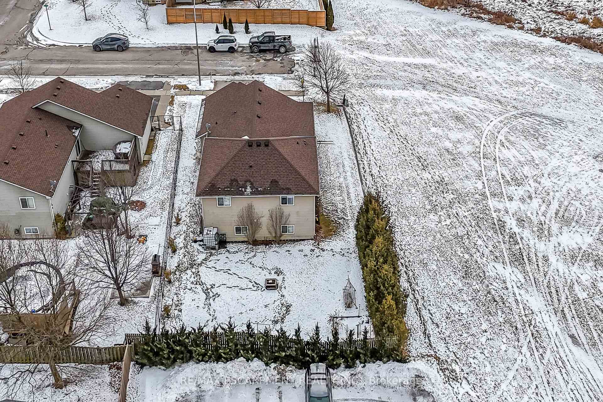 Photo 32 of 10 Oak Street, Haldimand — HOMEH
