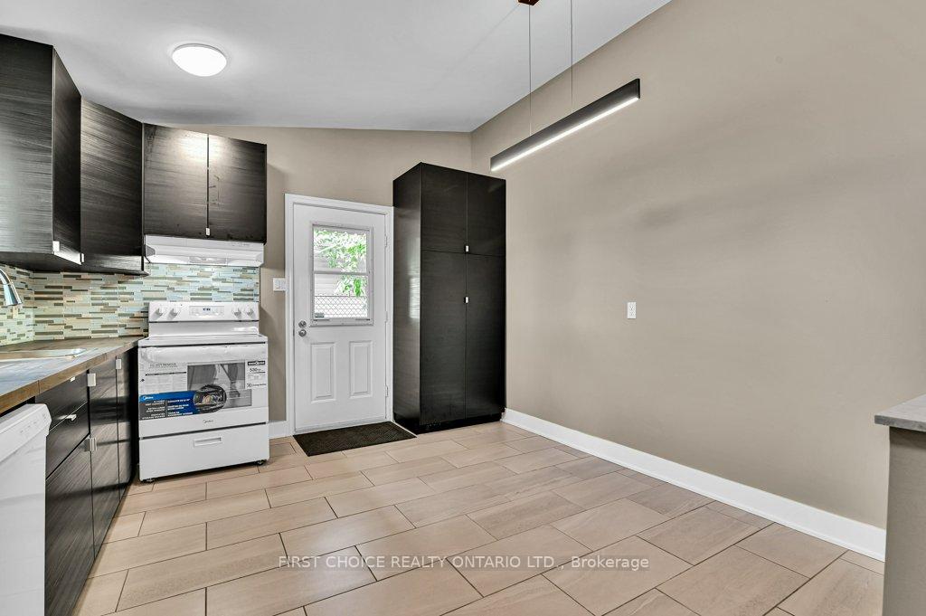 Photo 5 of 3085 Analdea Drive, Ottawa, Leitrim — HOMEH