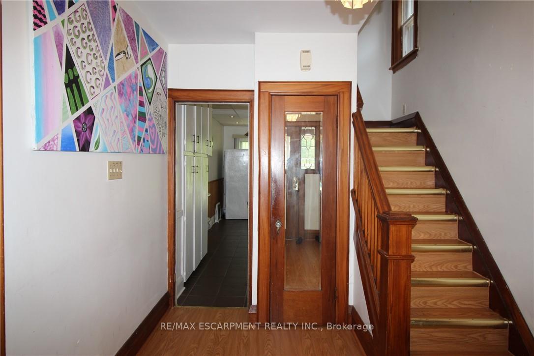 Photo 2 of 29 Dromore Crescent, Hamilton, Westdale — HOMEH