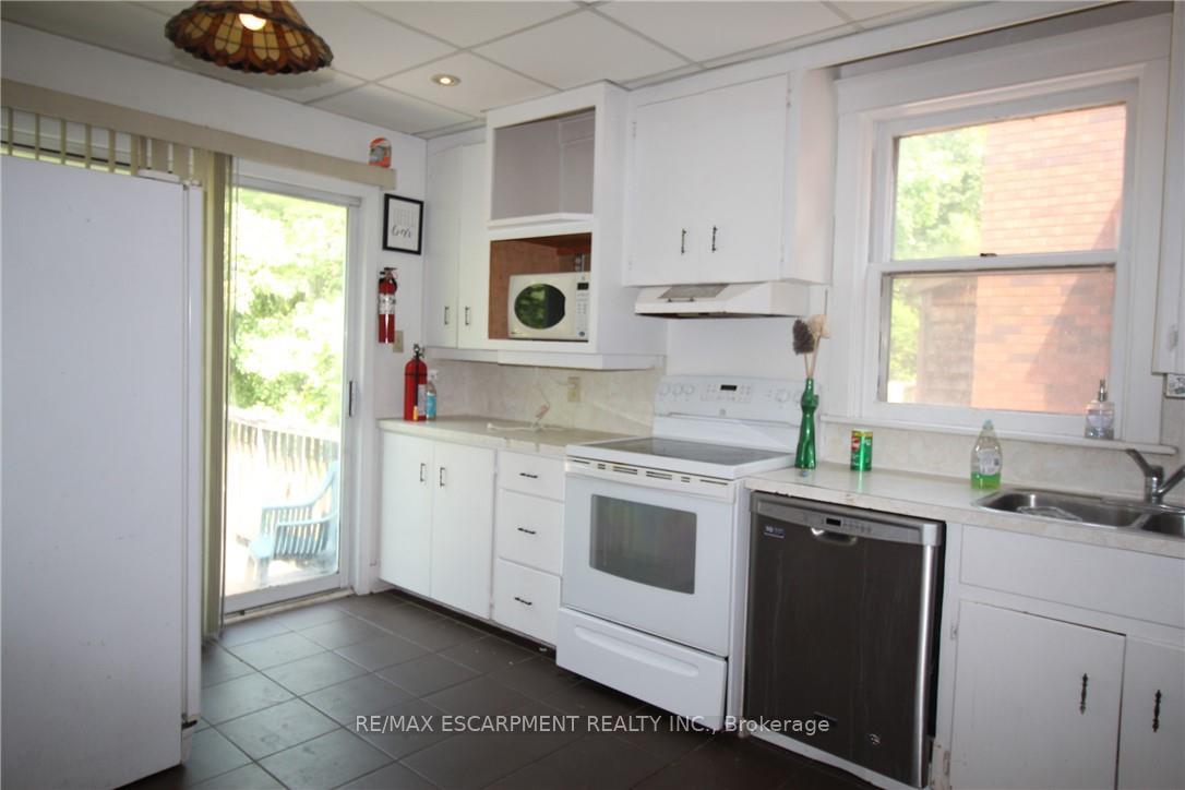 Photo 7 of 29 Dromore Crescent, Hamilton, Westdale — HOMEH