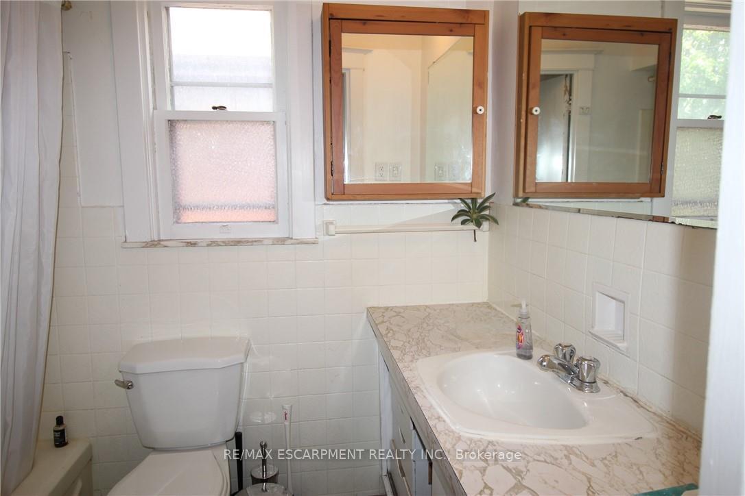 Photo 19 of 29 Dromore Crescent, Hamilton, Westdale — HOMEH