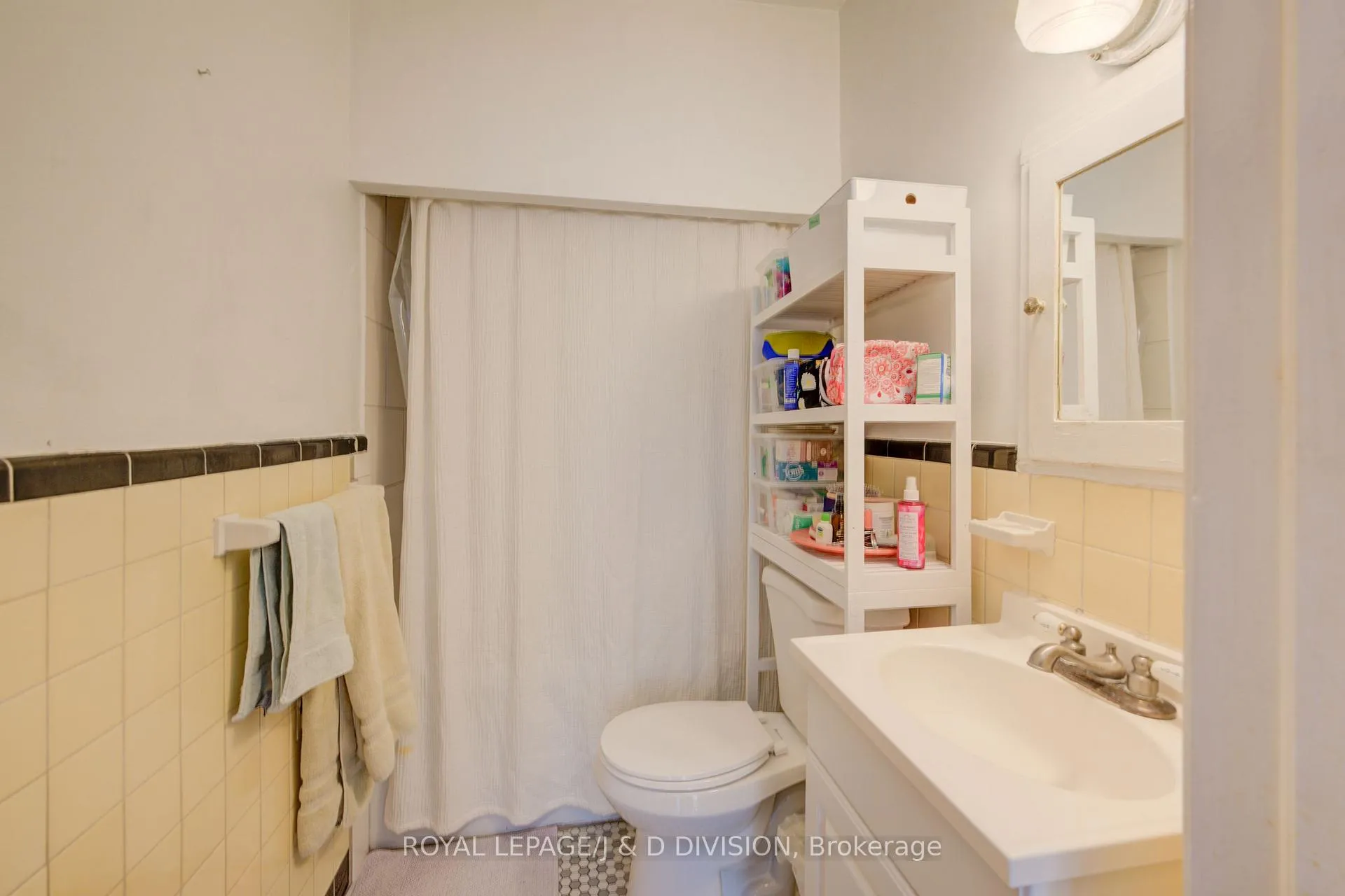 Photo 21 of 345 Louisa Street, Kitchener — HOMEH