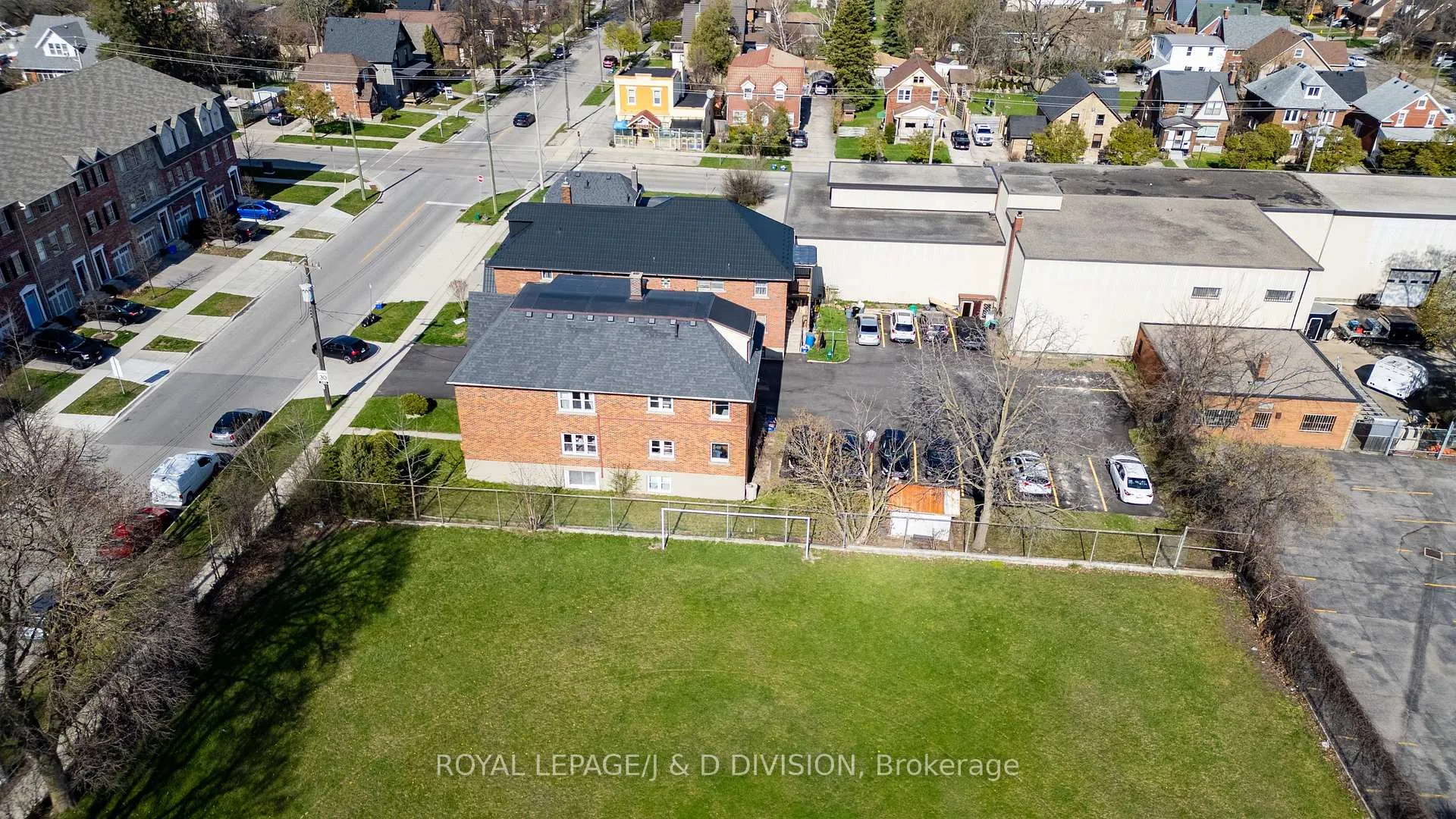 Photo 43 of 345 Louisa Street, Kitchener — HOMEH