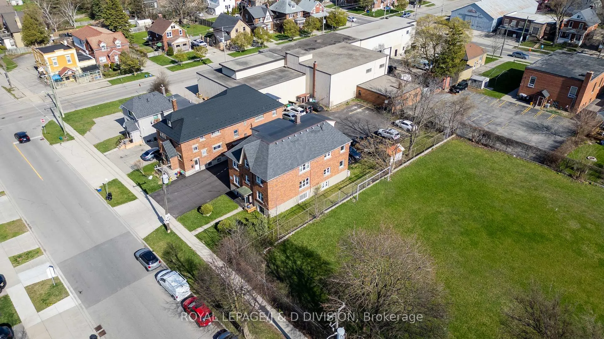 Photo 44 of 345 Louisa Street, Kitchener — HOMEH