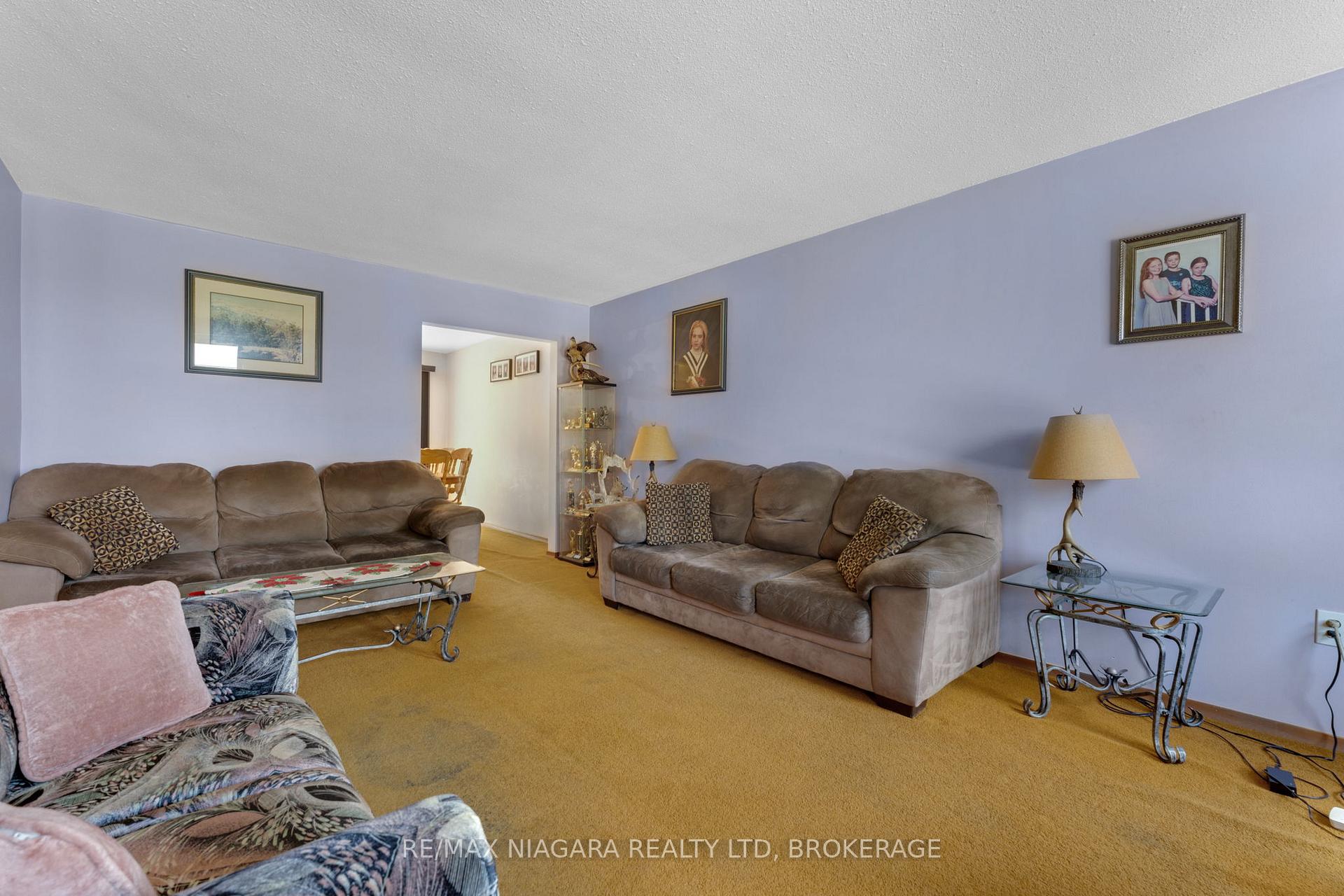 Photo 4 of 116 Pine Drive, Hamilton, Stoney Creek — HOMEH