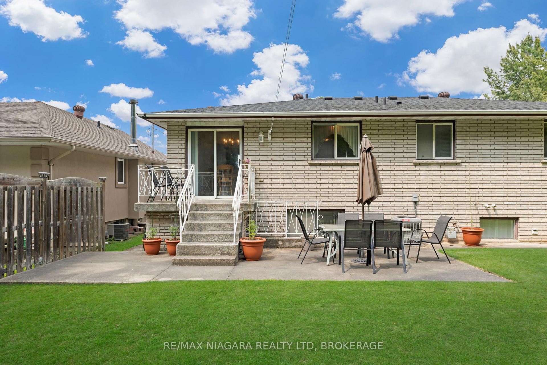 Photo 33 of 116 Pine Drive, Hamilton, Stoney Creek — HOMEH
