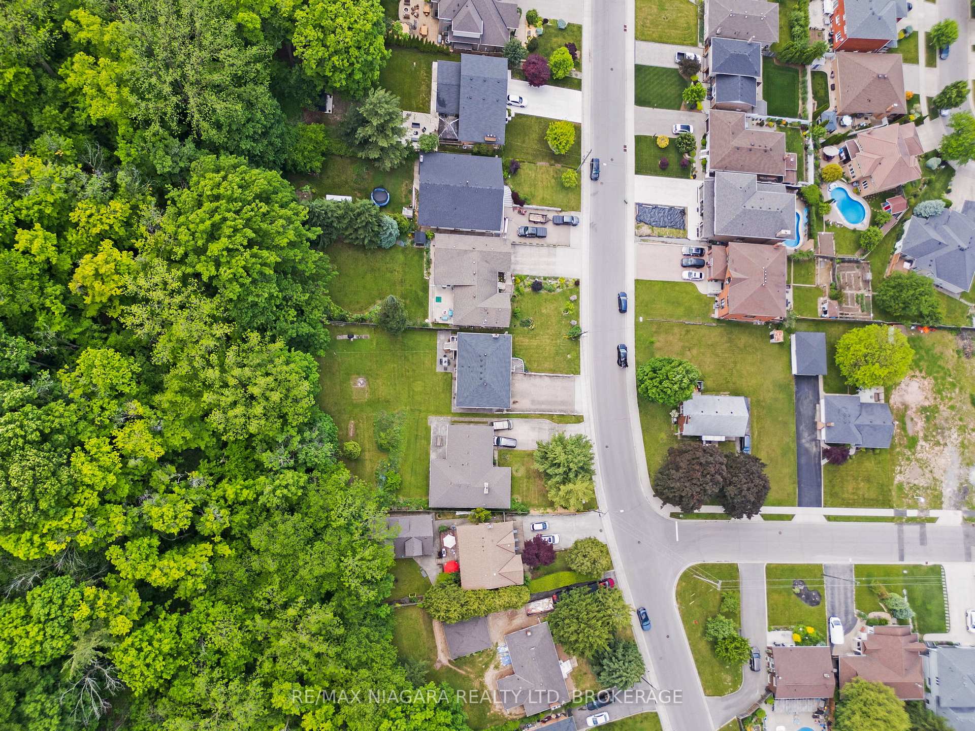 Photo 31 of 116 Pine Drive, Hamilton, Stoney Creek — HOMEH