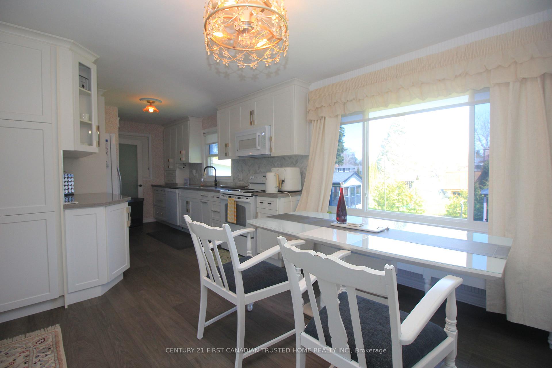 Photo 45 of 2294 Gore Street, Strathroy-Caradoc, Mount Brydges — HOMEH