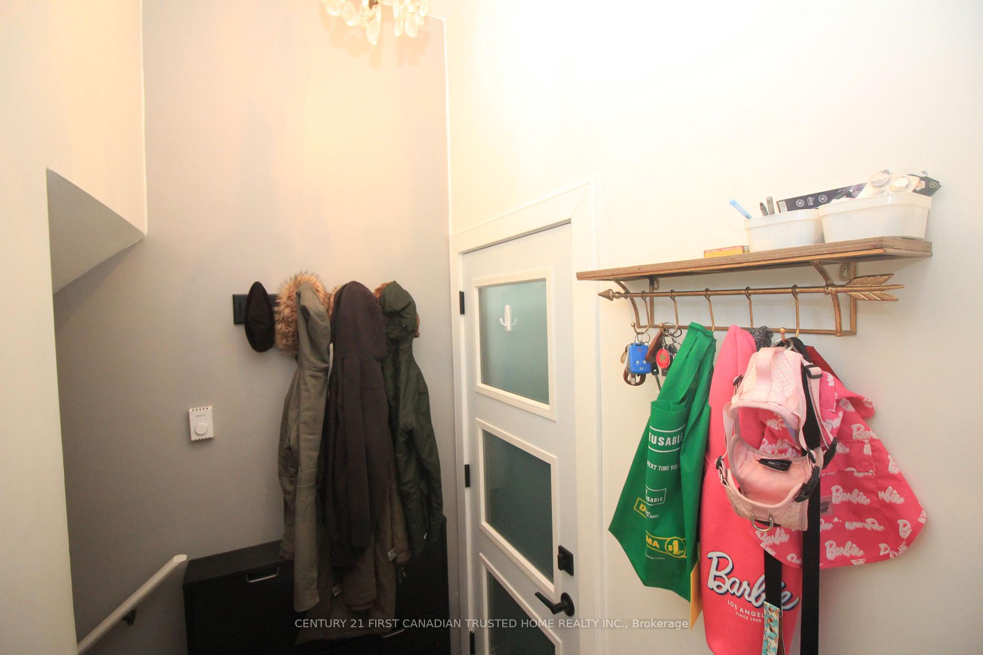 Photo 5 of 2294 Gore Street, Strathroy-Caradoc, Mount Brydges — HOMEH