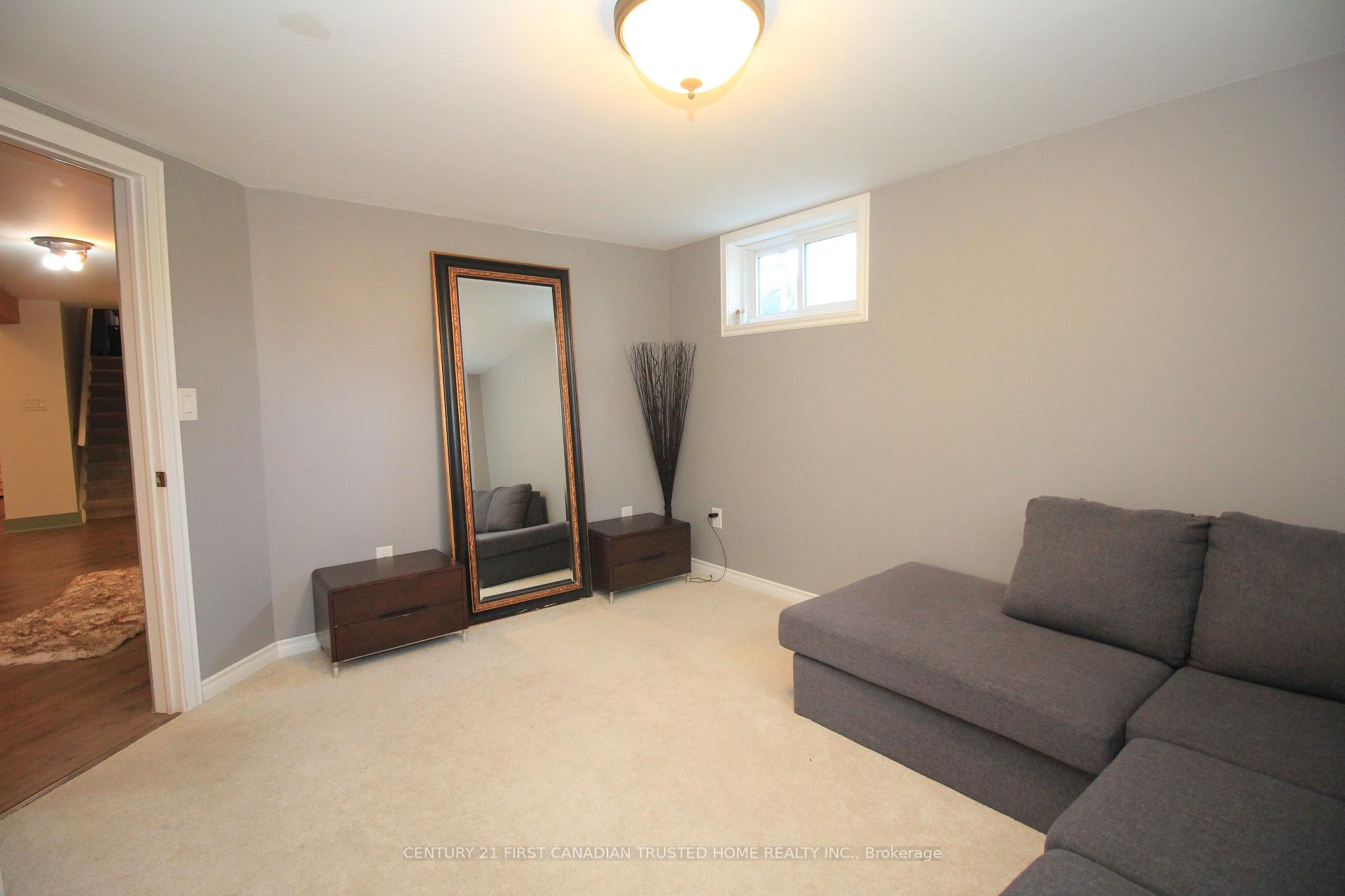 Photo 24 of 2294 Gore Street, Strathroy-Caradoc, Mount Brydges — HOMEH