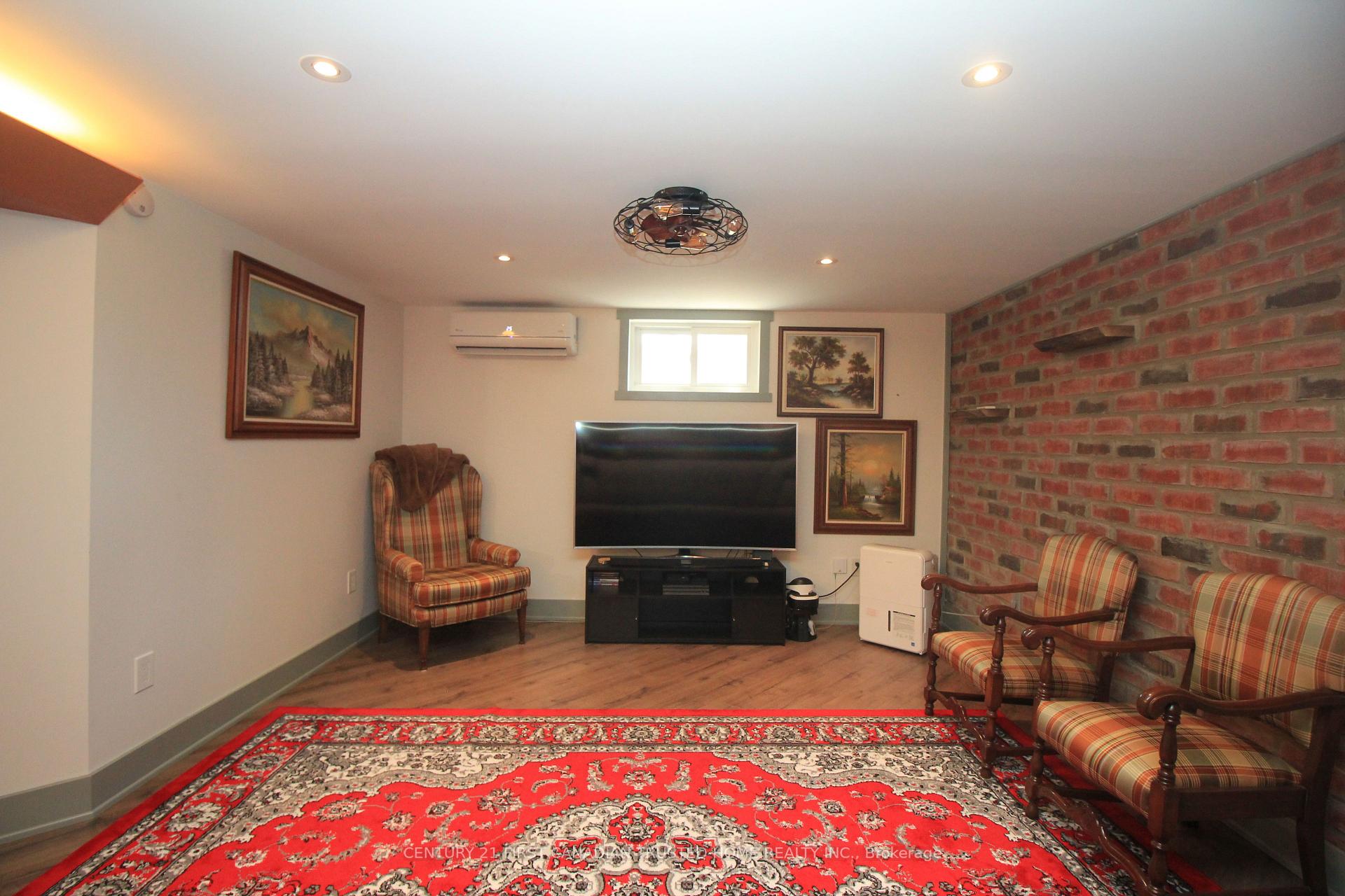 Photo 22 of 2294 Gore Street, Strathroy-Caradoc, Mount Brydges — HOMEH