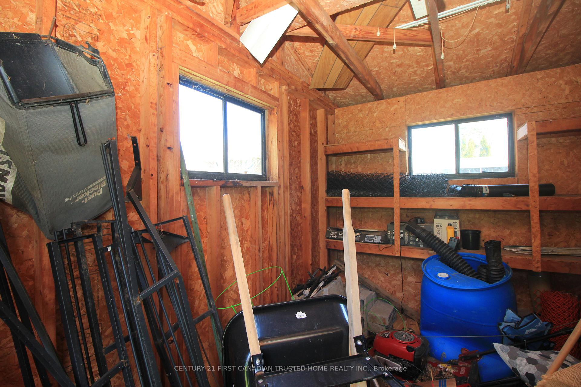 Photo 25 of 2294 Gore Street, Strathroy-Caradoc, Mount Brydges — HOMEH