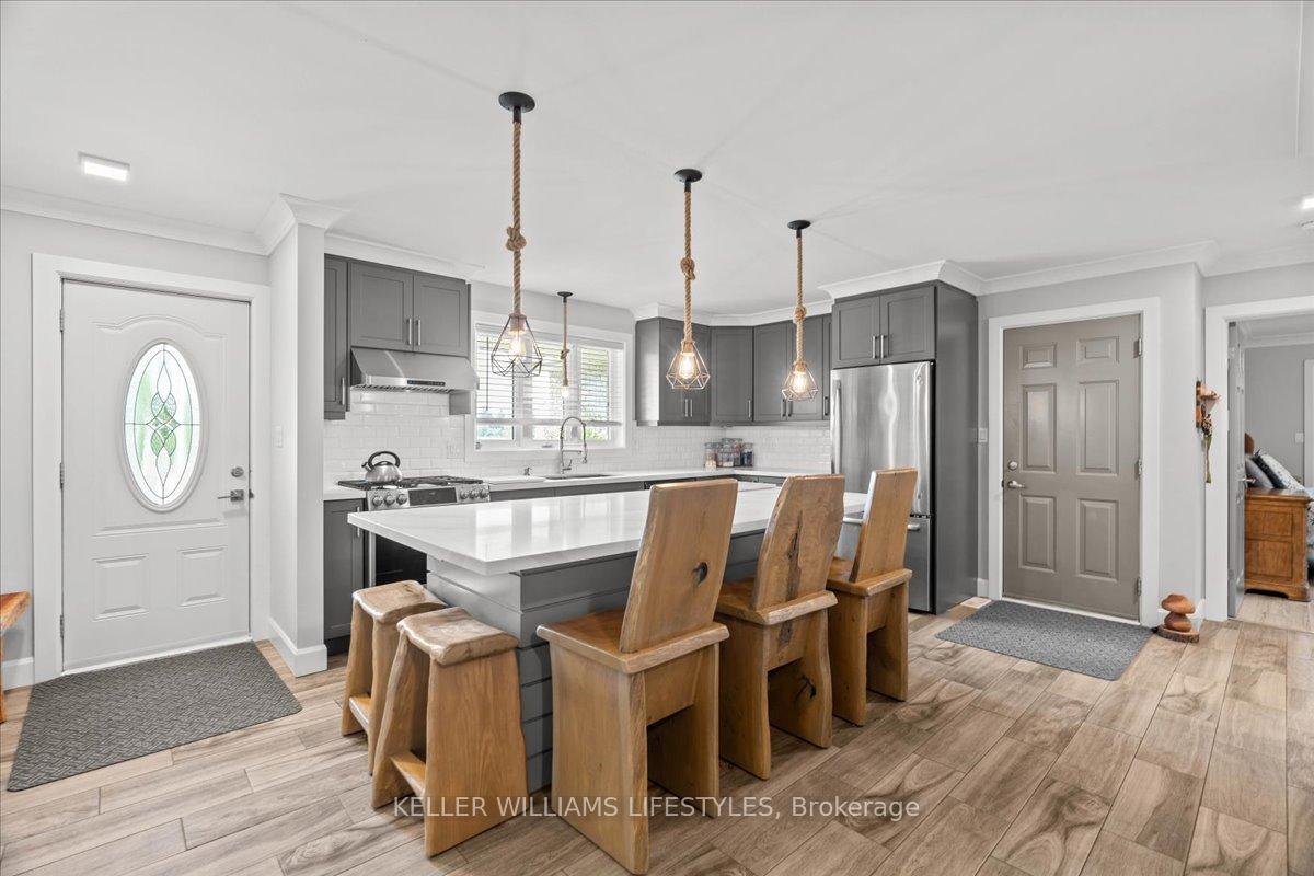 Photo 2 of 22782 Adelaide Road, Strathroy-Caradoc, Mount Brydges — HOMEH