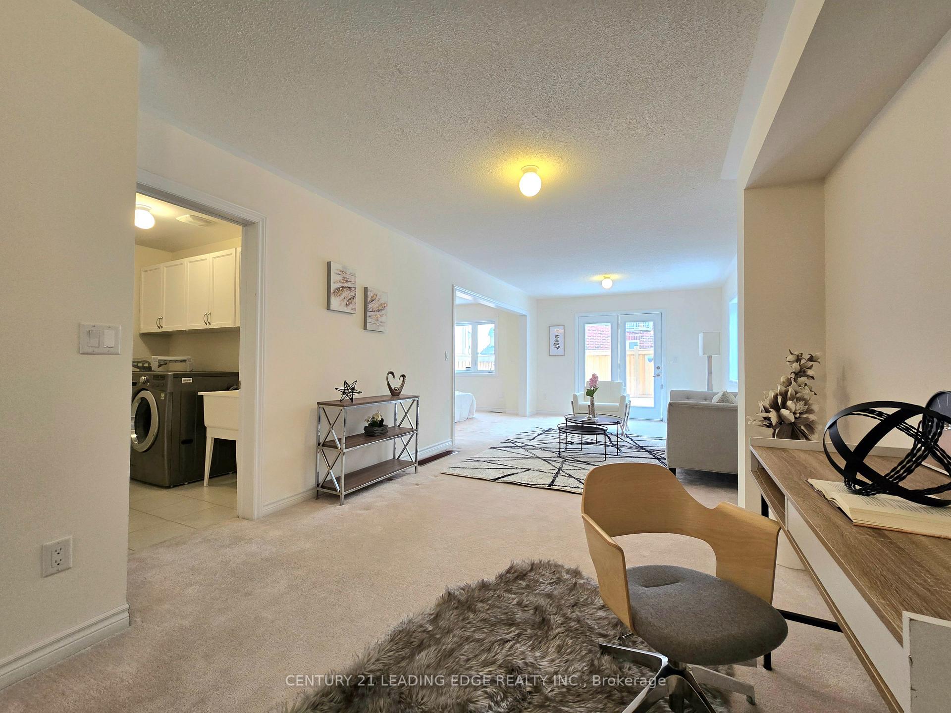 Photo 6 of 19 Living Crescent, Markham, Victoria Square — HOMEH
