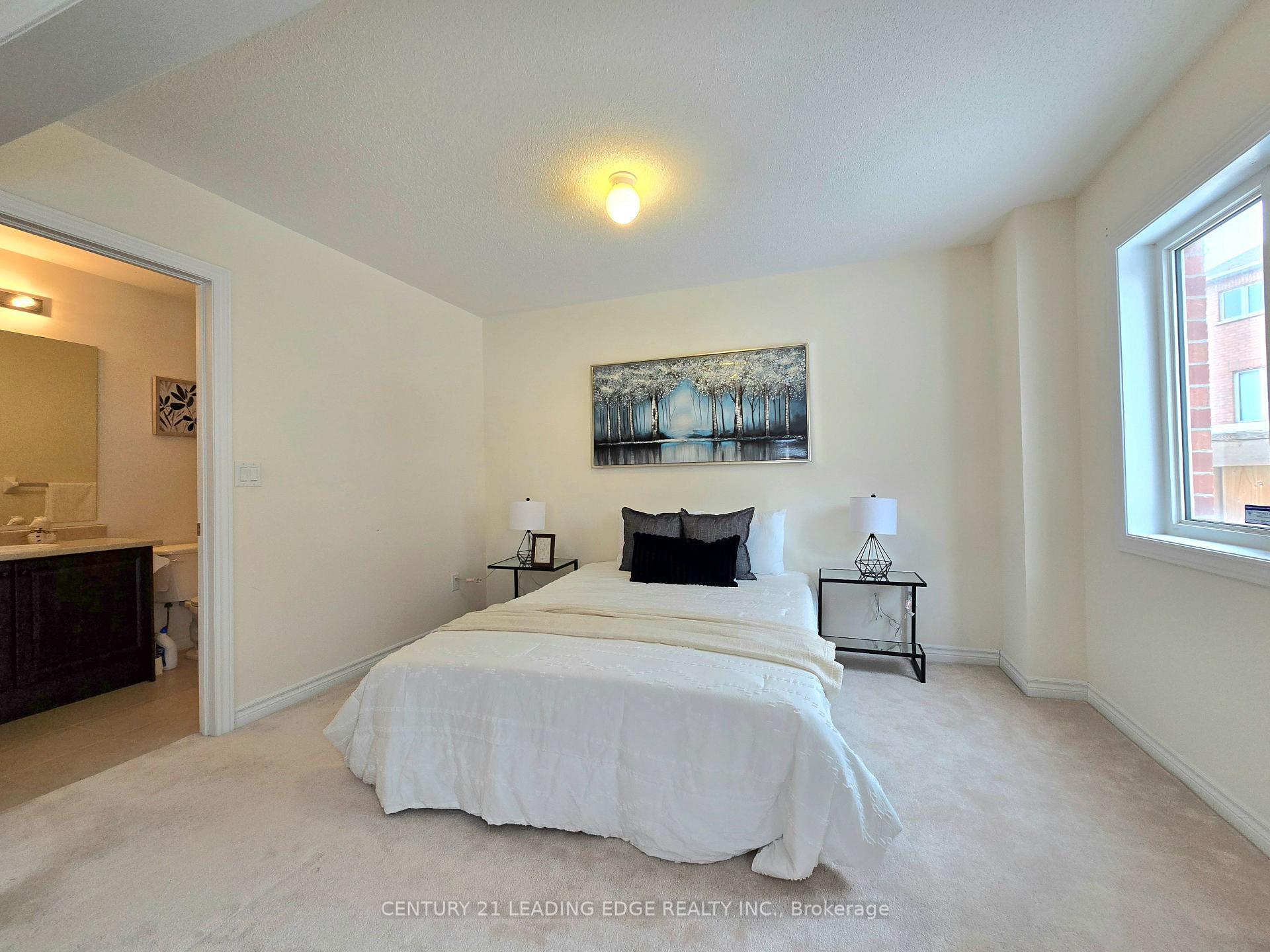 Photo 14 of 19 Living Crescent, Markham, Victoria Square — HOMEH