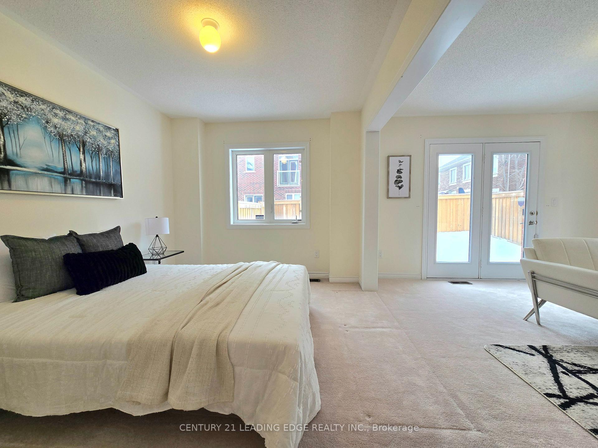 Photo 9 of 19 Living Crescent, Markham, Victoria Square — HOMEH