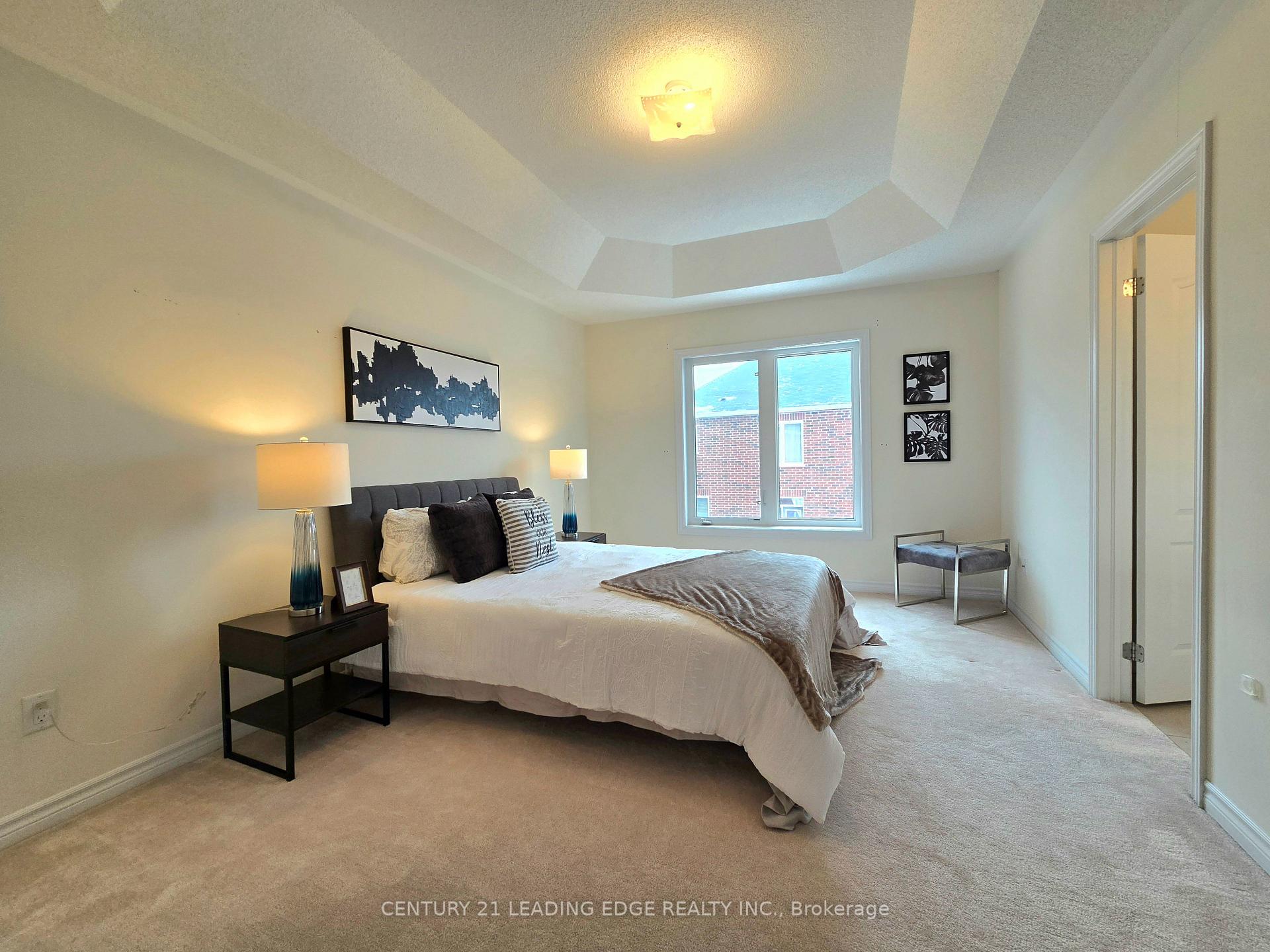 Photo 21 of 19 Living Crescent, Markham, Victoria Square — HOMEH