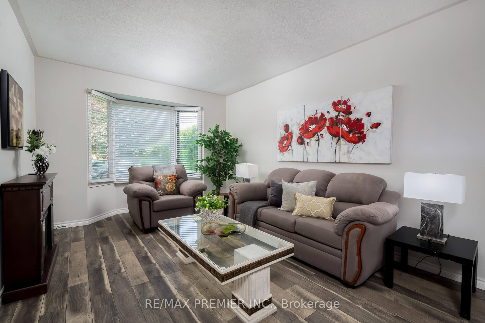 Photo 17 of 32 Buchanan Drive, Haldimand — HOMEH