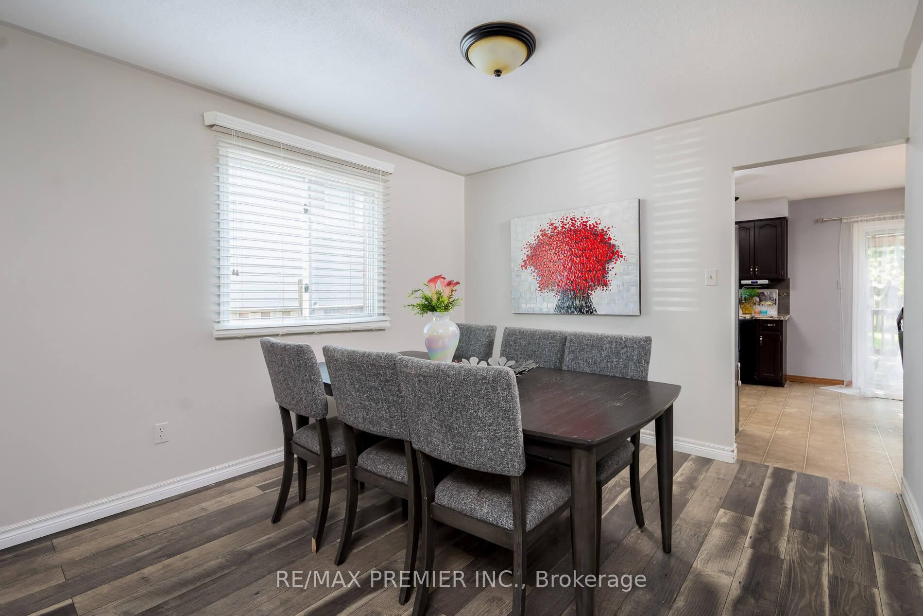 Photo 4 of 32 Buchanan Drive, Haldimand — HOMEH