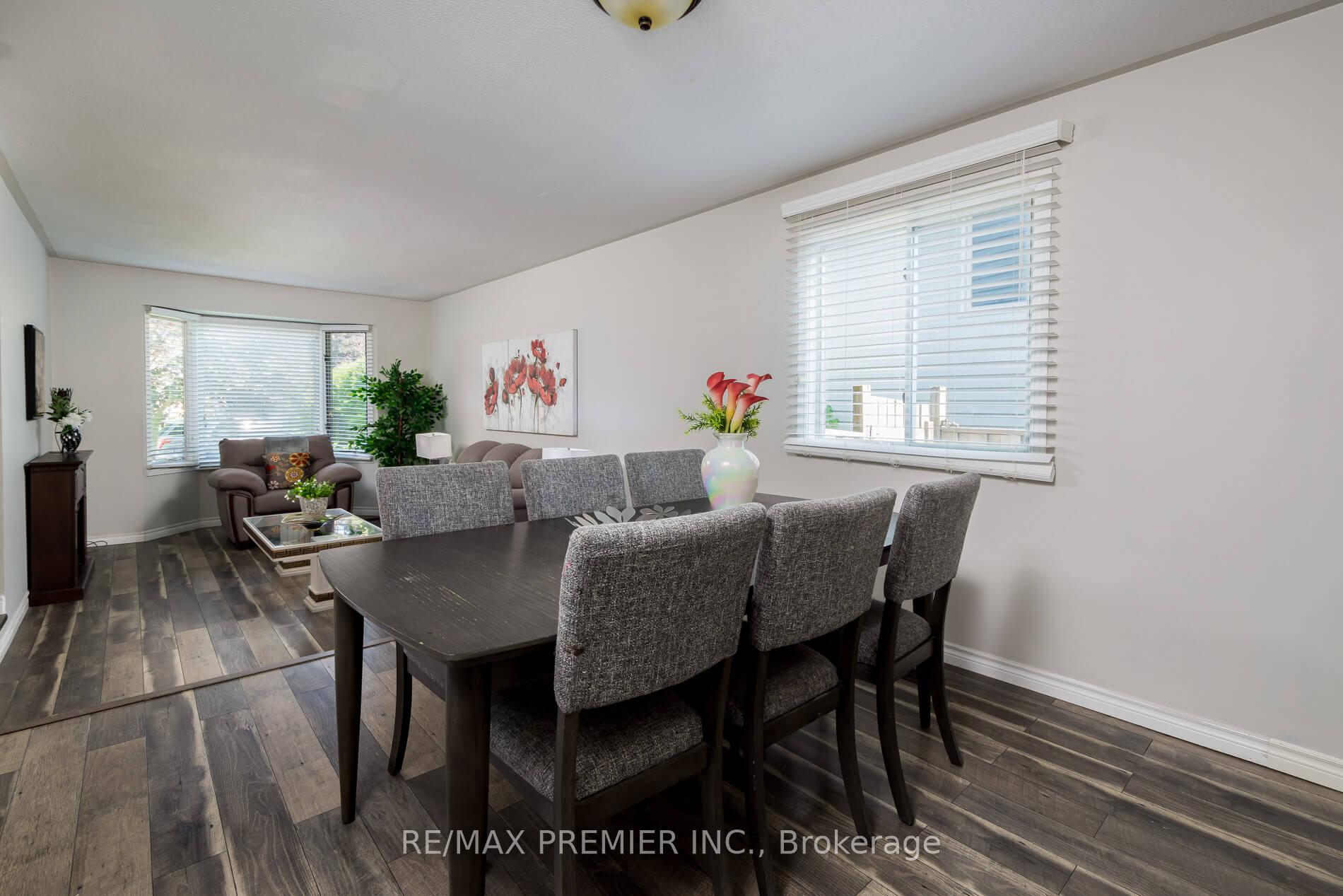Photo 11 of 32 Buchanan Drive, Haldimand — HOMEH