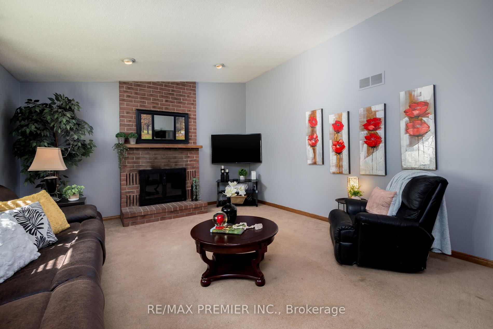 Photo 19 of 32 Buchanan Drive, Haldimand — HOMEH