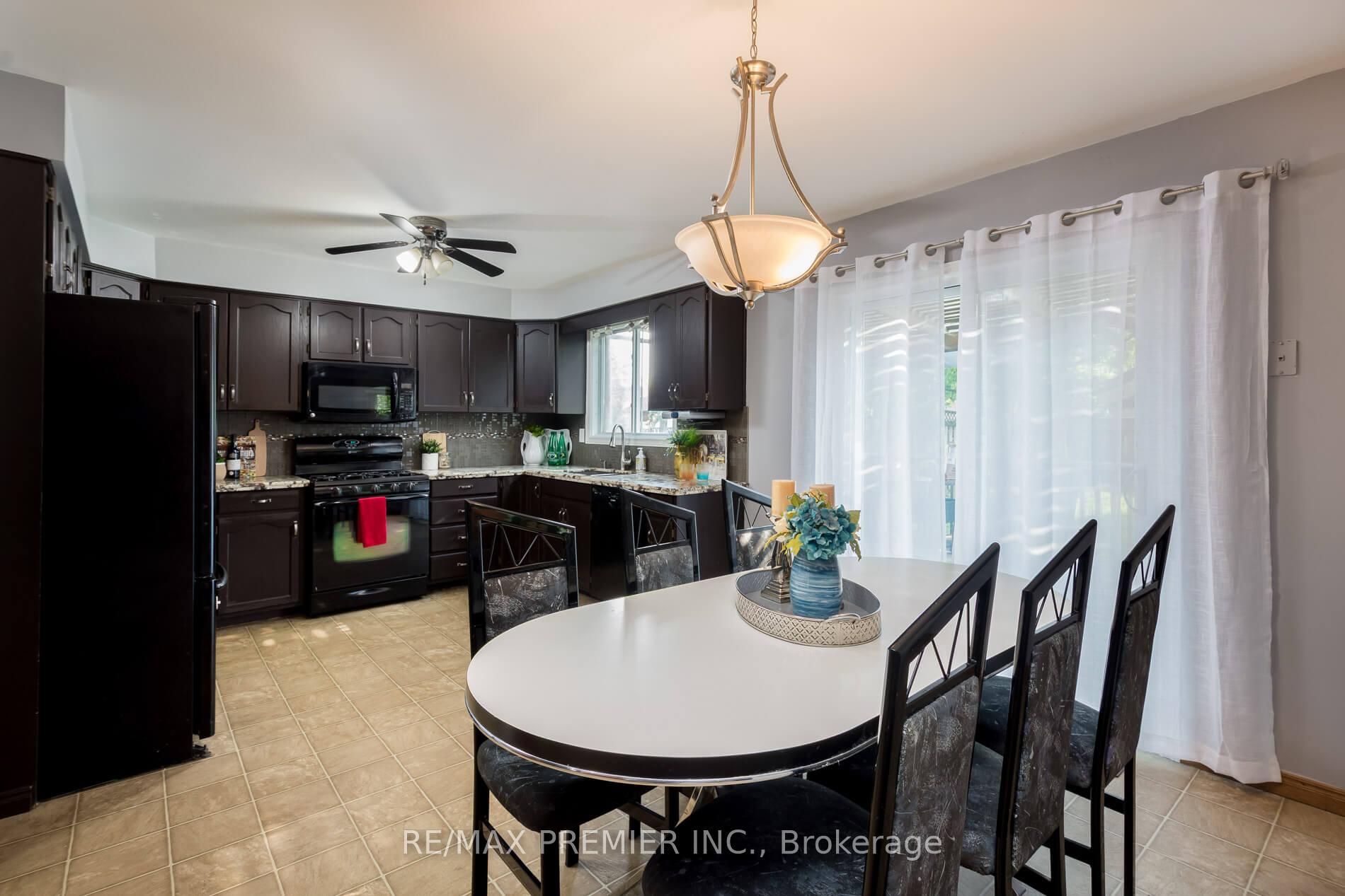 Photo 15 of 32 Buchanan Drive, Haldimand — HOMEH