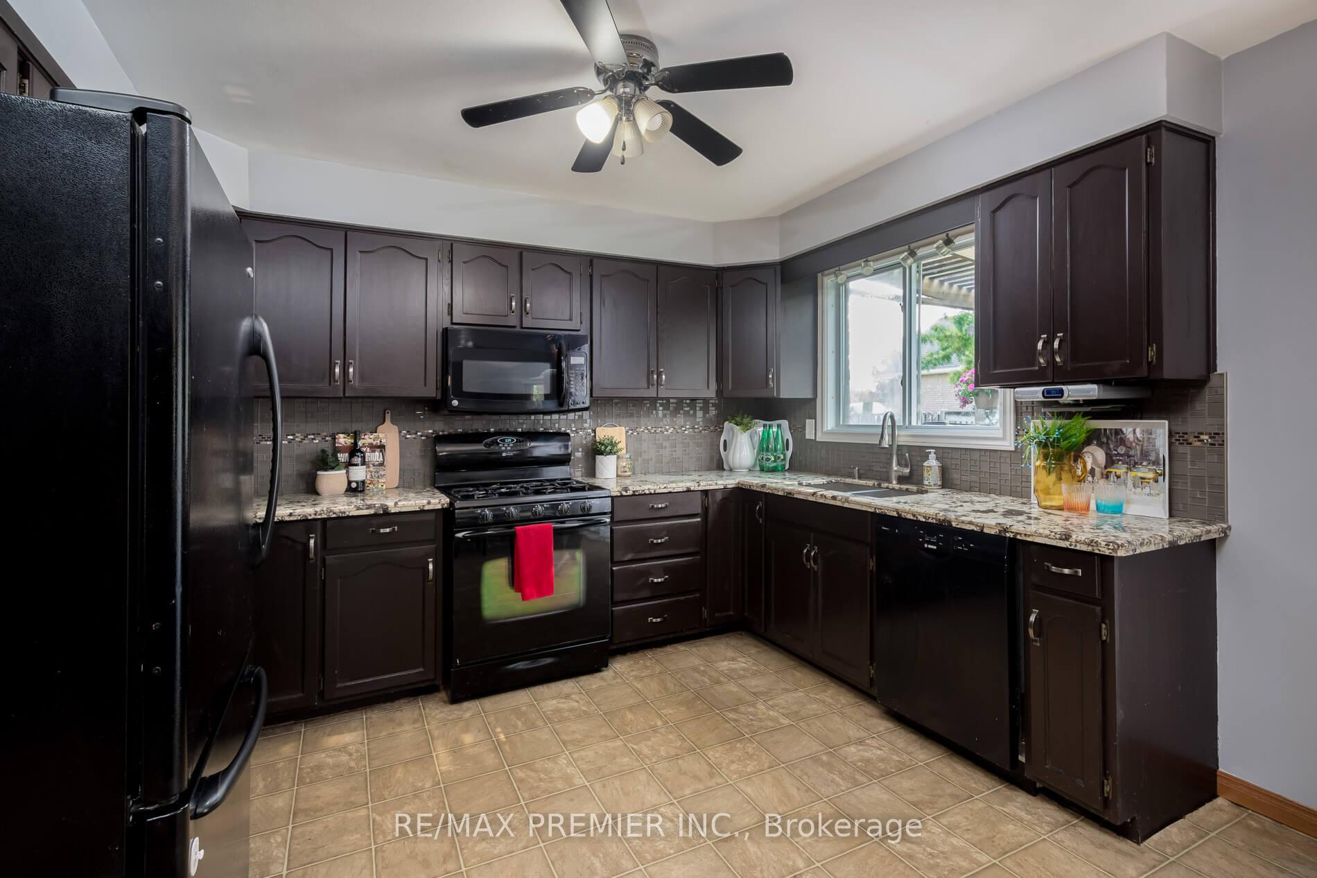 Photo 39 of 32 Buchanan Drive, Haldimand — HOMEH