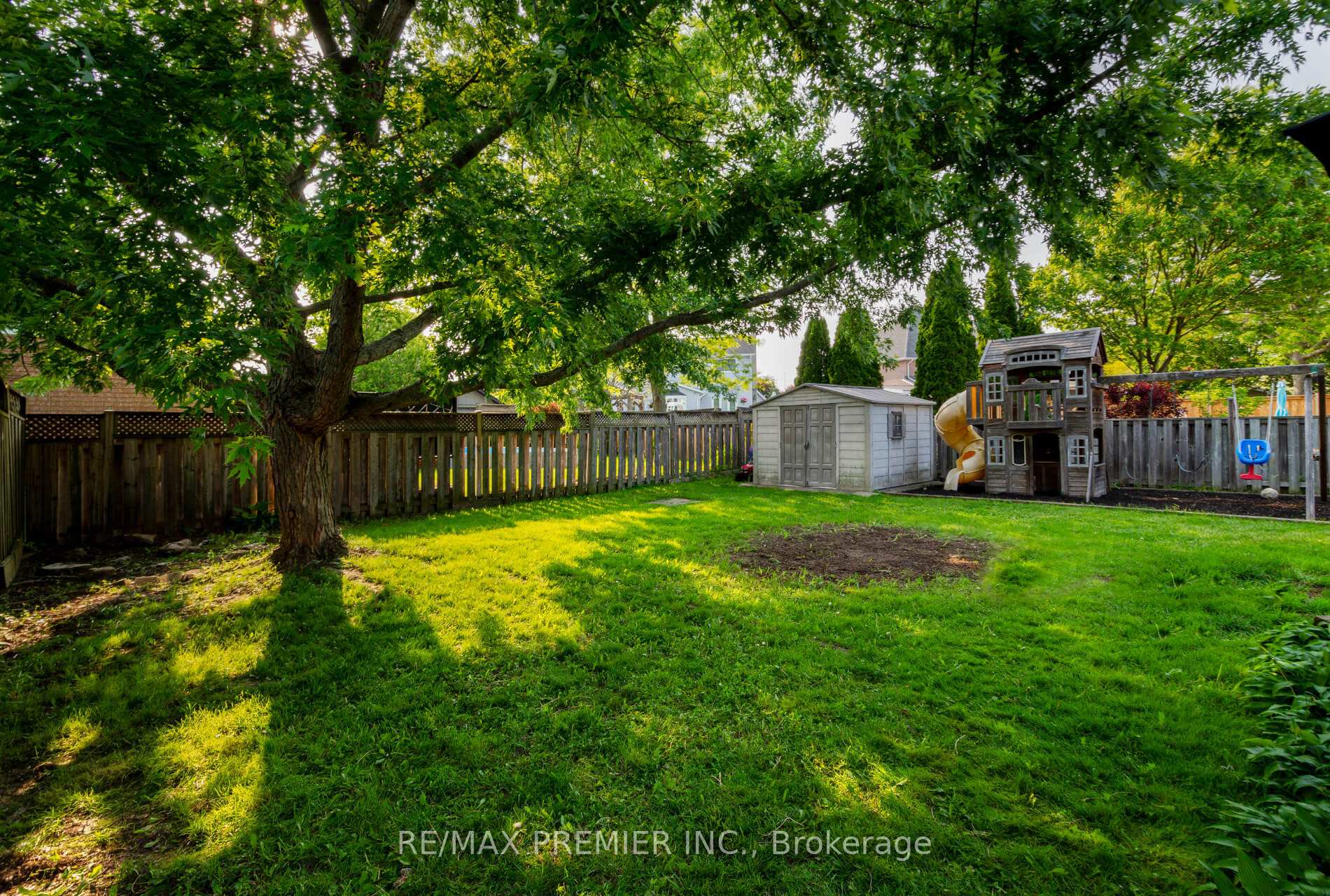 Photo 36 of 32 Buchanan Drive, Haldimand — HOMEH
