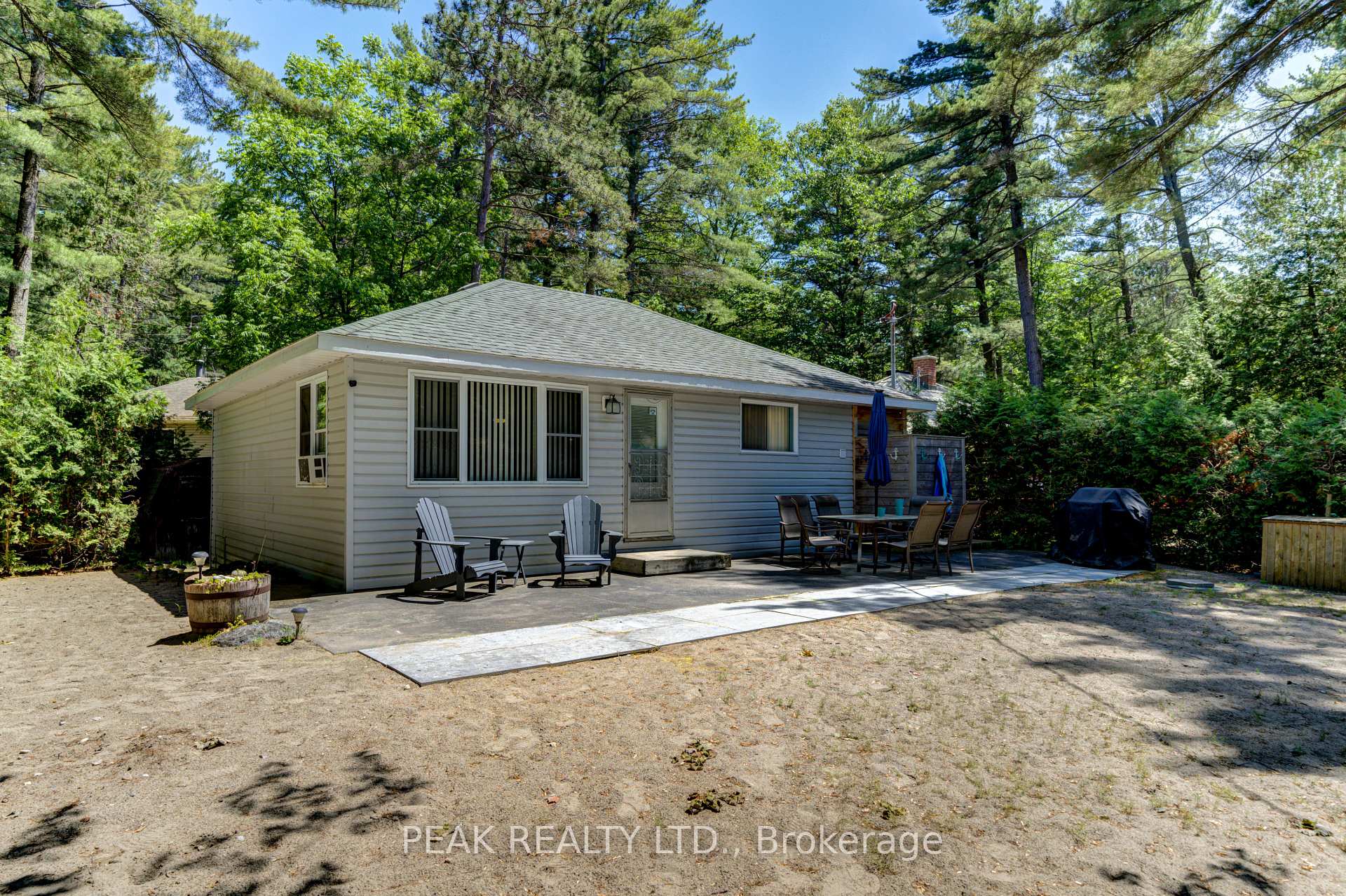 Photo 15 of 35 Lakeside Drive, Tiny, Rural Tiny — HOMEH