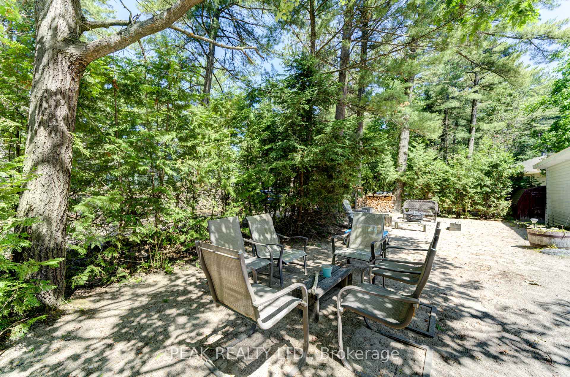 Photo 16 of 35 Lakeside Drive, Tiny, Rural Tiny — HOMEH