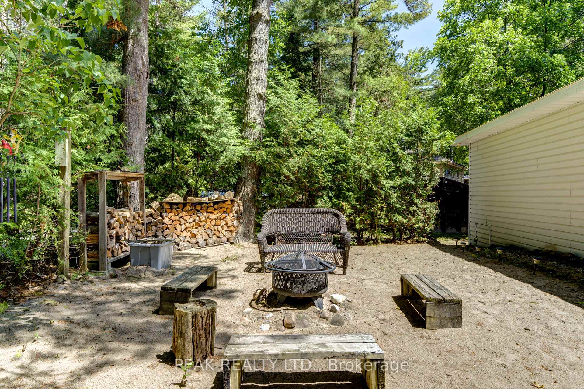 Photo 26 of 35 Lakeside Drive, Tiny, Rural Tiny — HOMEH